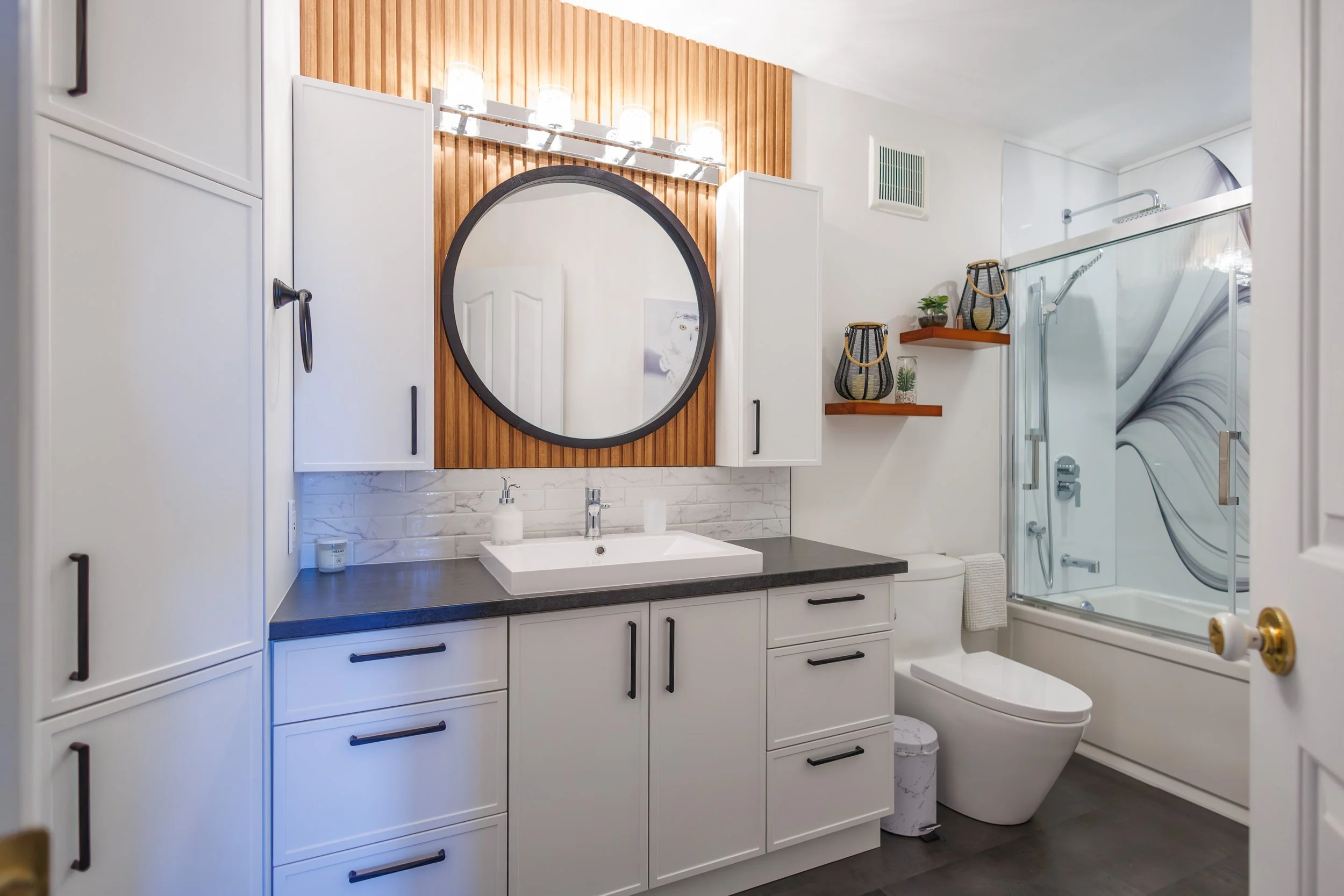 Rénovation complète de salle de bain à Gatineau | Visite virtuelle Avant &amp; après