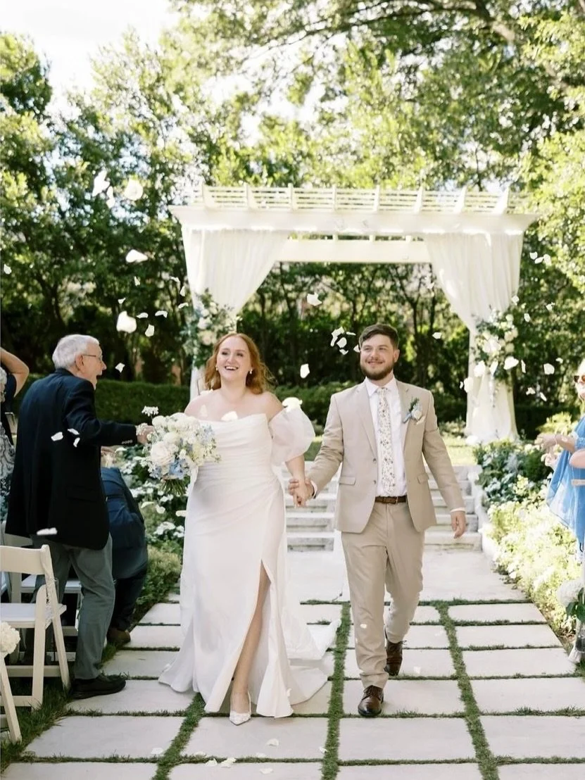 Spring weddings are happening in full force and I love it!!!!