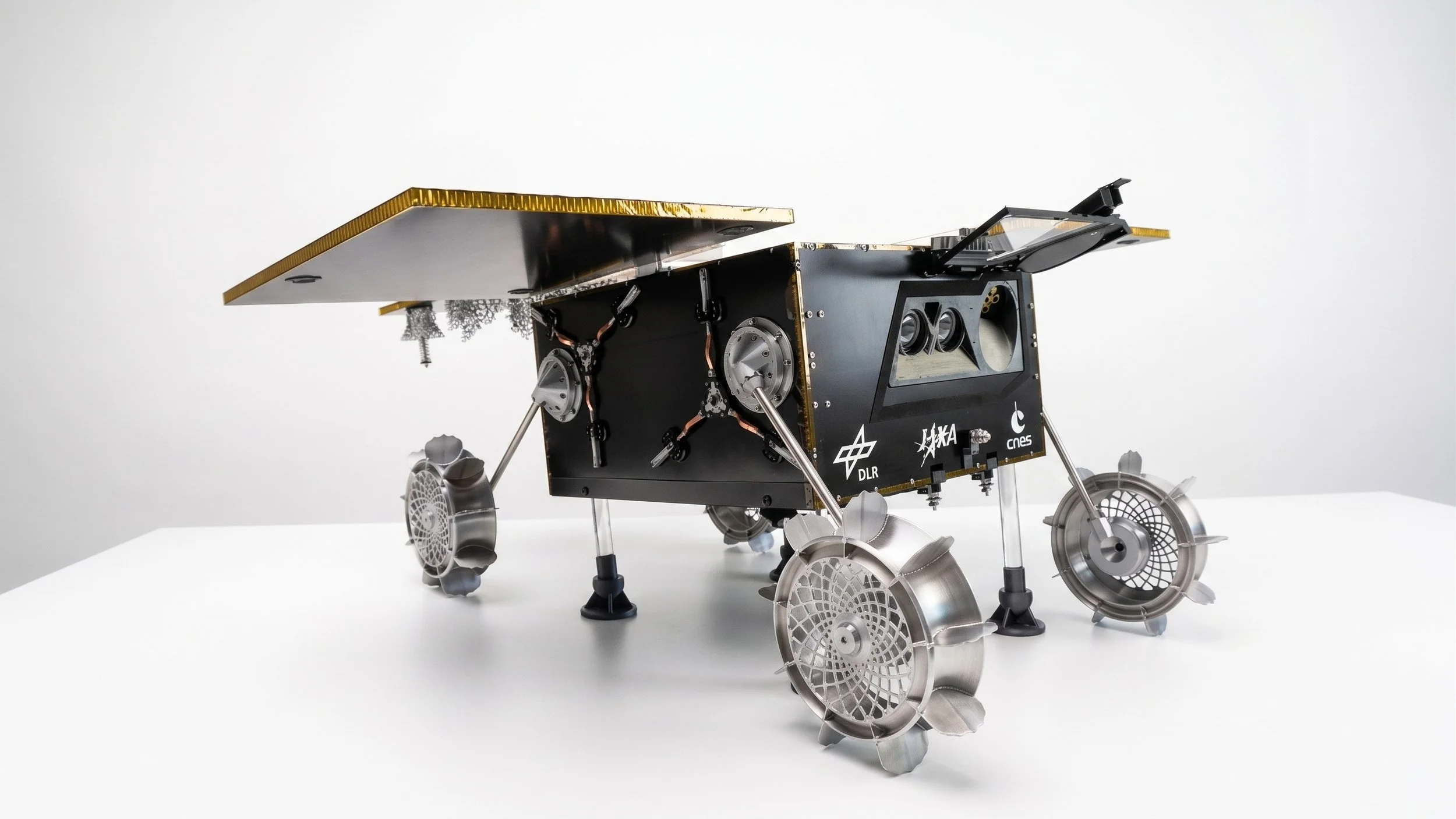 mobiles Ausstellungs-system für DLR Marsmond-Rover