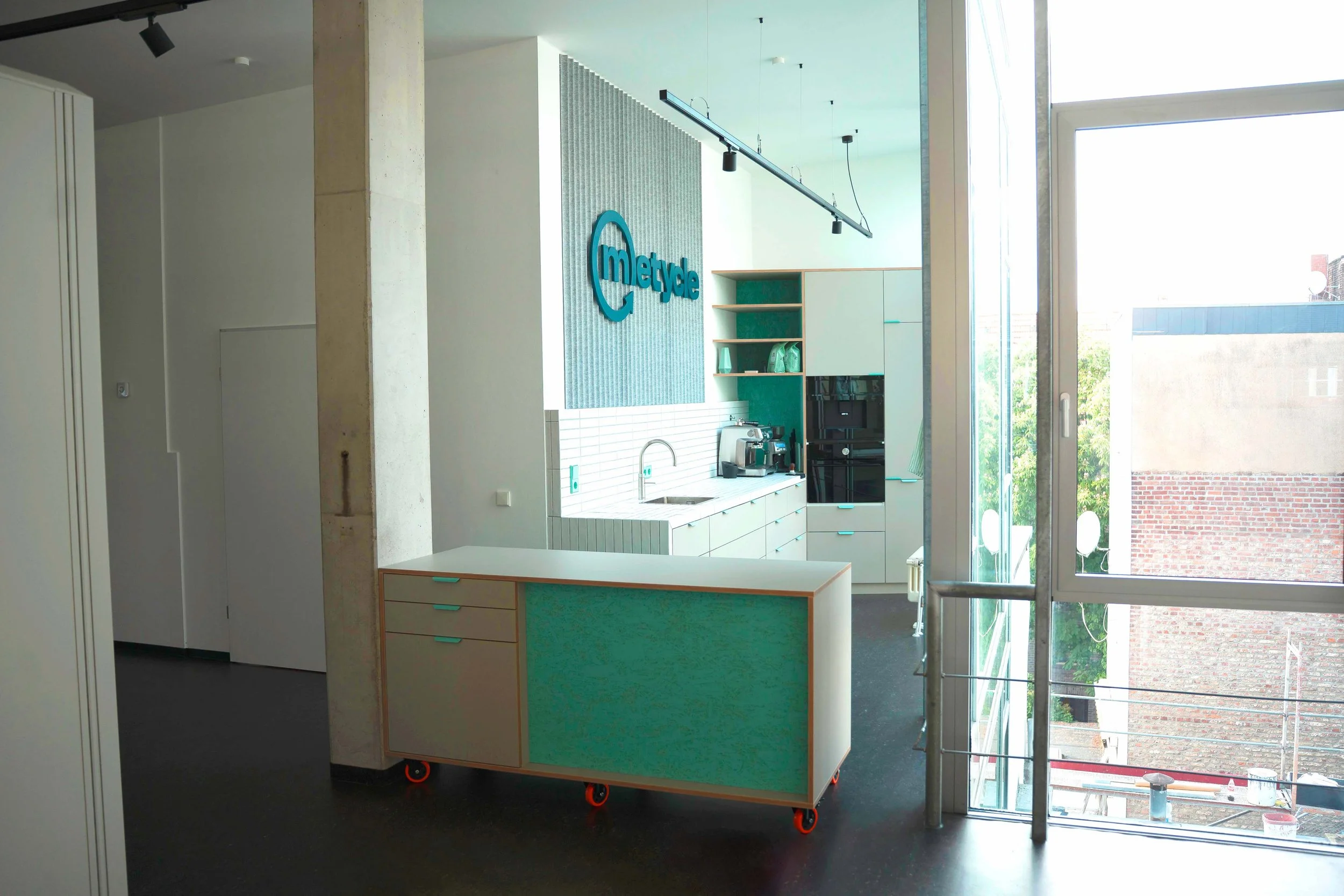 yellow-design-metycle-space-spatial-office-kitchen.jpg
