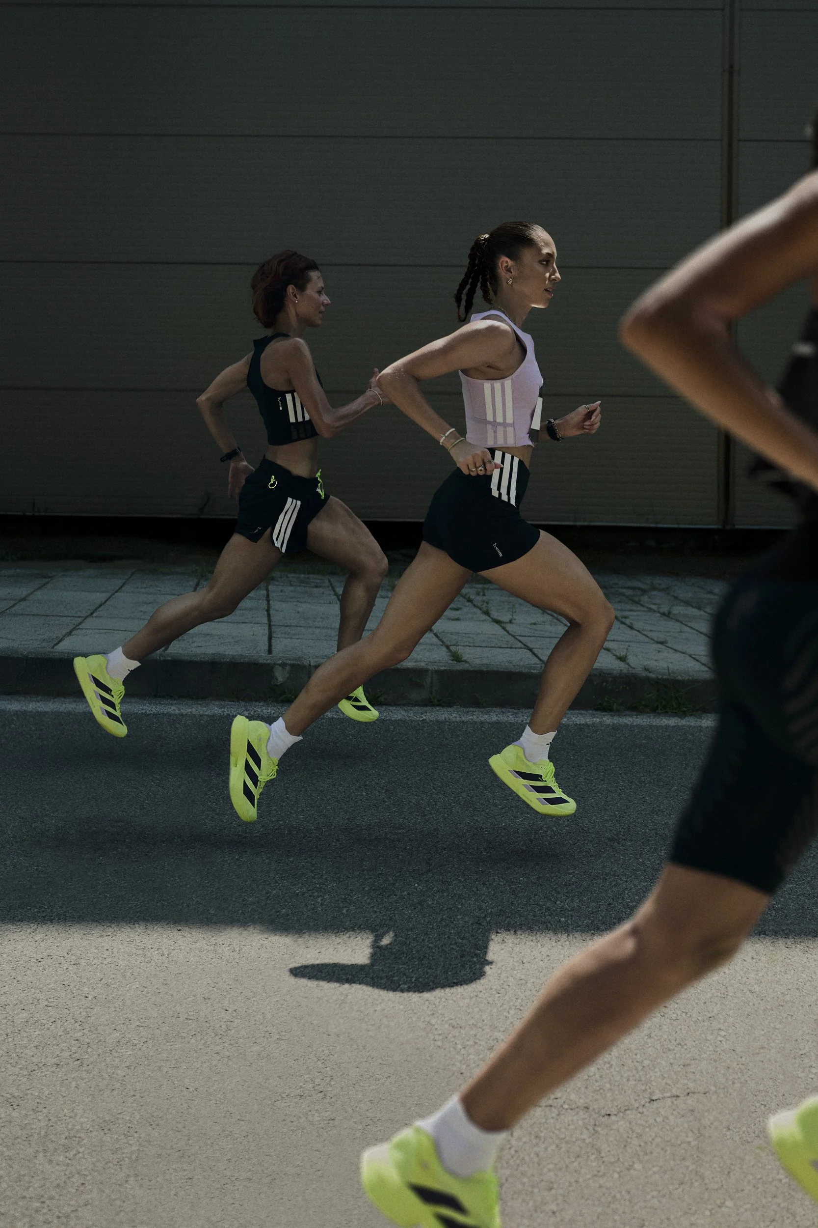 H24551_SS26_ADIZERO_PRO4_FEMALE_RIA_02.jpg