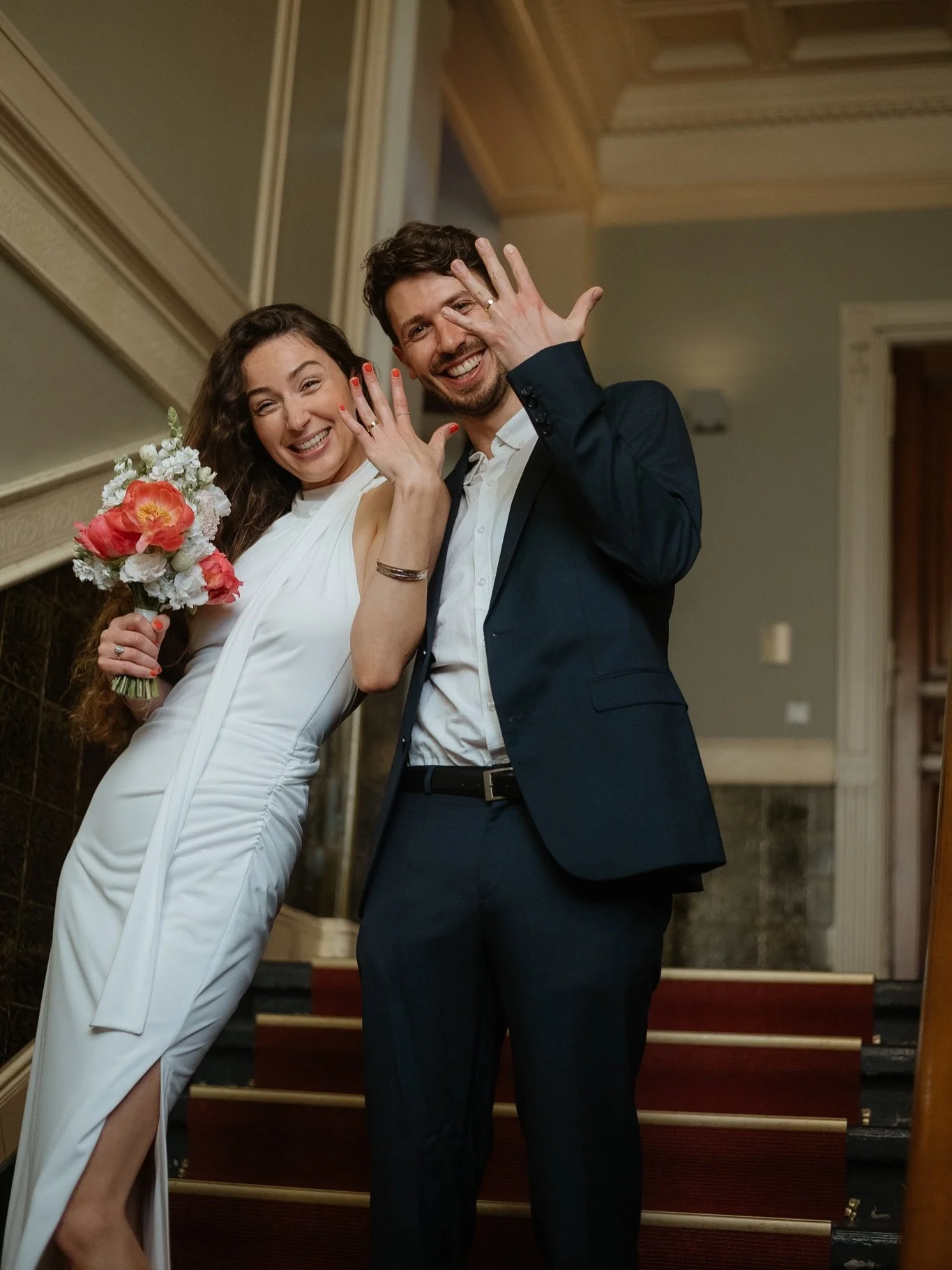 Kleiner Einblick in die standesamtliche Trauung von A&amp;P 🥰🤍 

Liebe es einfach, Liebe einzufangen 🥹😍

#weddingphotography #weddingphotos #authenticlovestories #authenticlovemag #dirtybootsmessyhair #hochzeitsfotografberlin #hochzeitberlin #nik