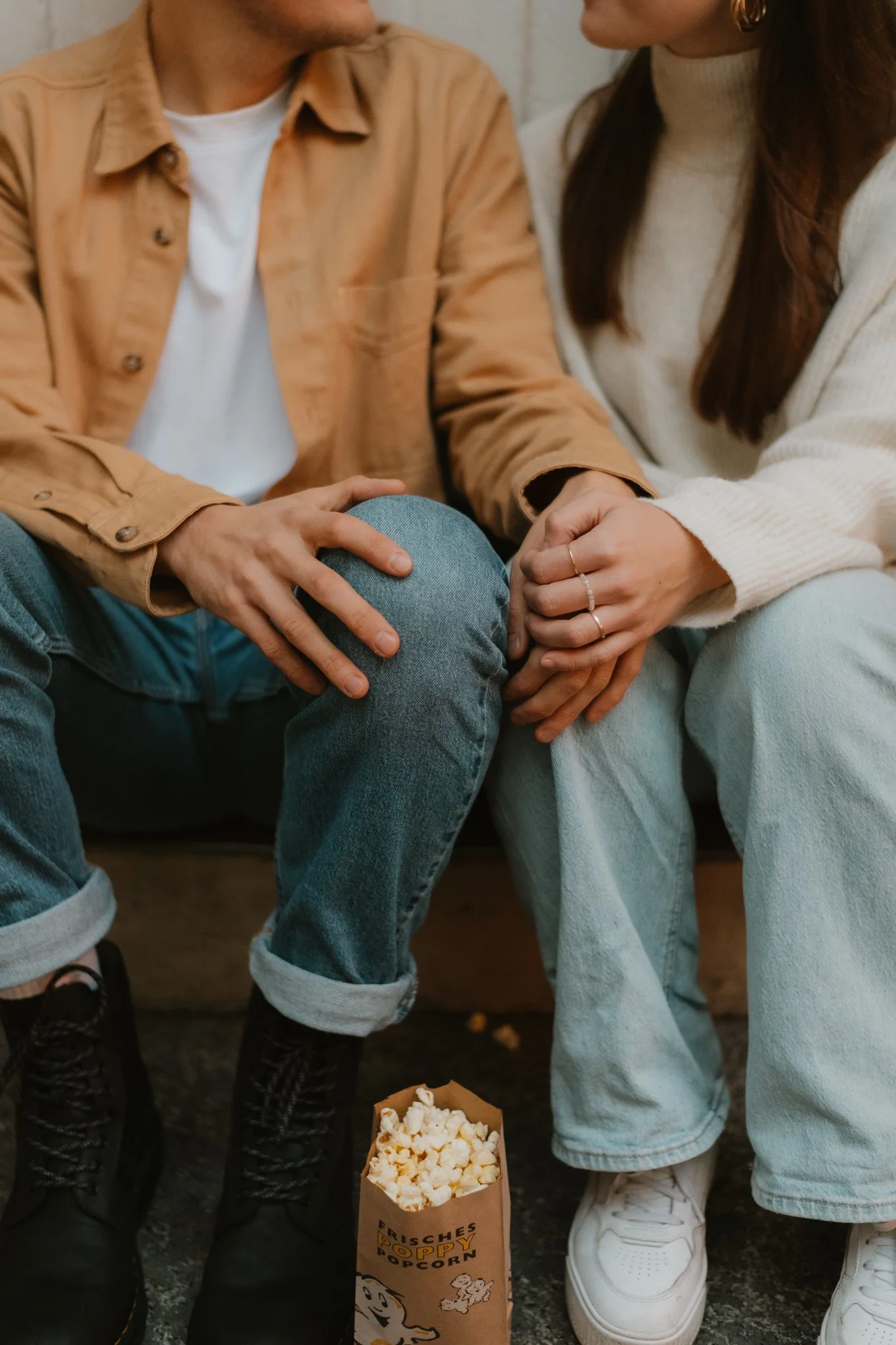 Paar beim Kino-Date - Paarfotografie Berlin & Brandenburg