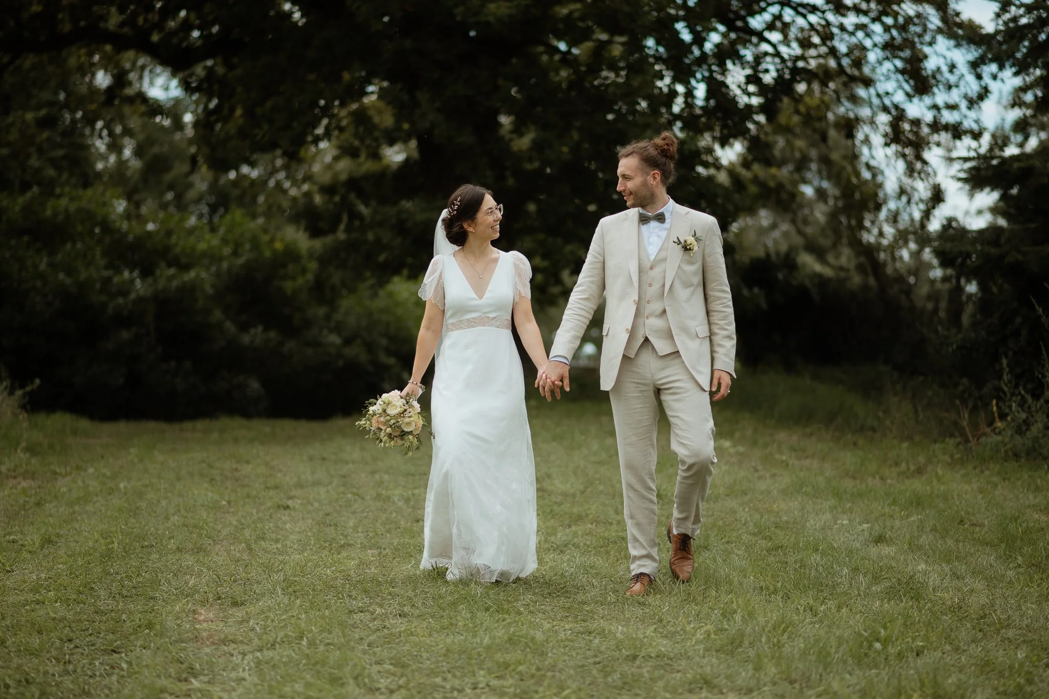 Brautpaar Portrait im Grünen – Paarfotografie Berlin & Brandenburg