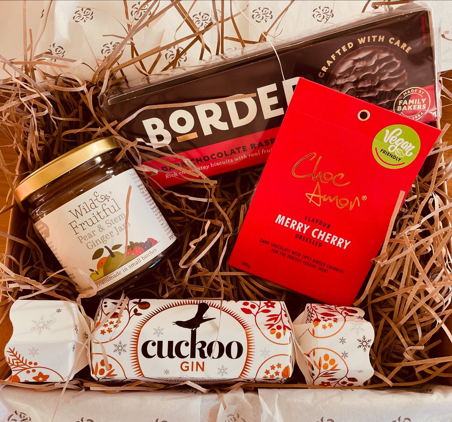 The Christmas elves have been doing their thing again and curating some gorgeous gift boxes 🎁 

These are for one of our lovely regular returning customers. They love sending their customers and suppliers a luxurious little parcel of Northern goodie