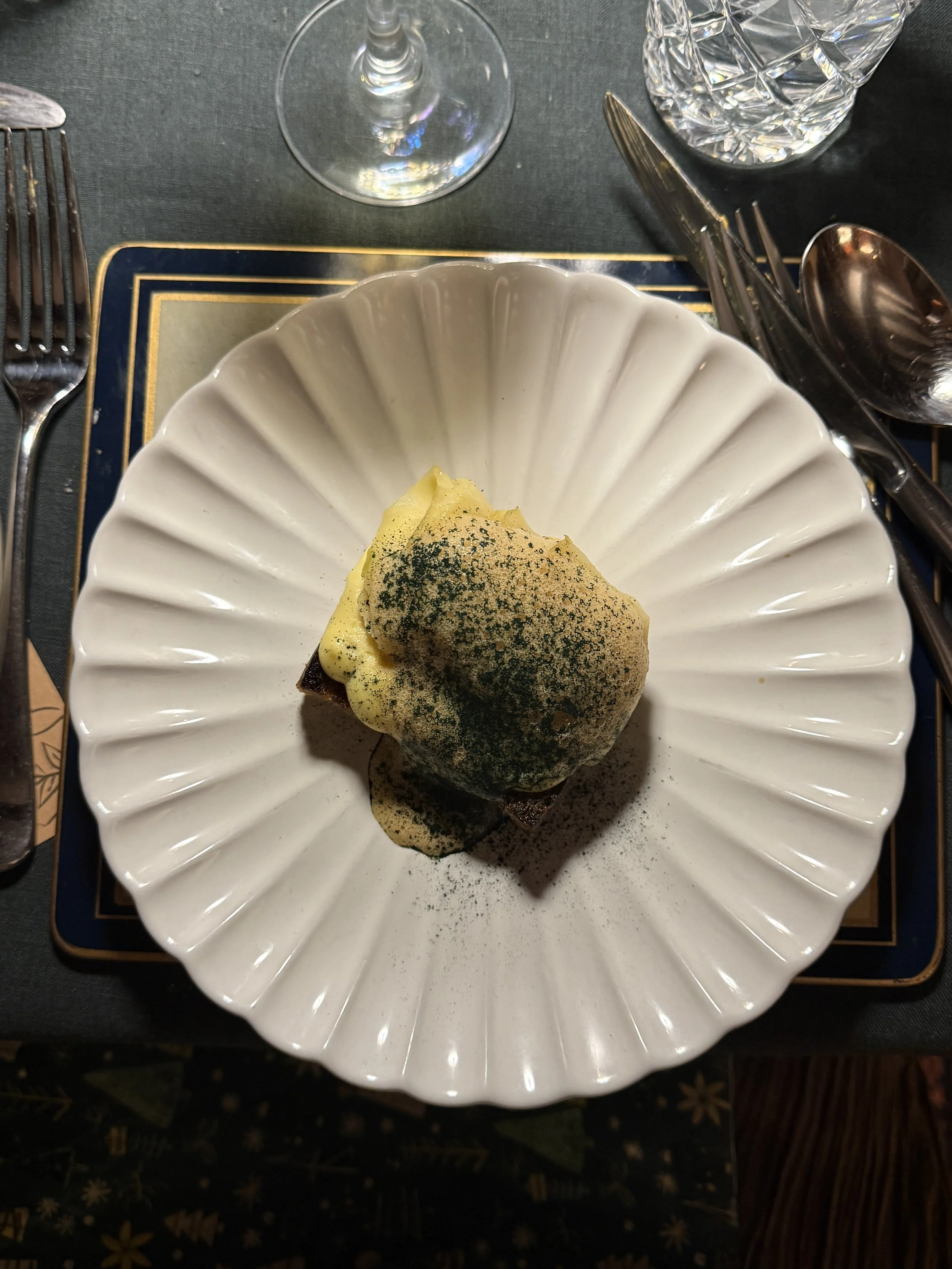 Smorrebrod / Cheddar / Black soy 