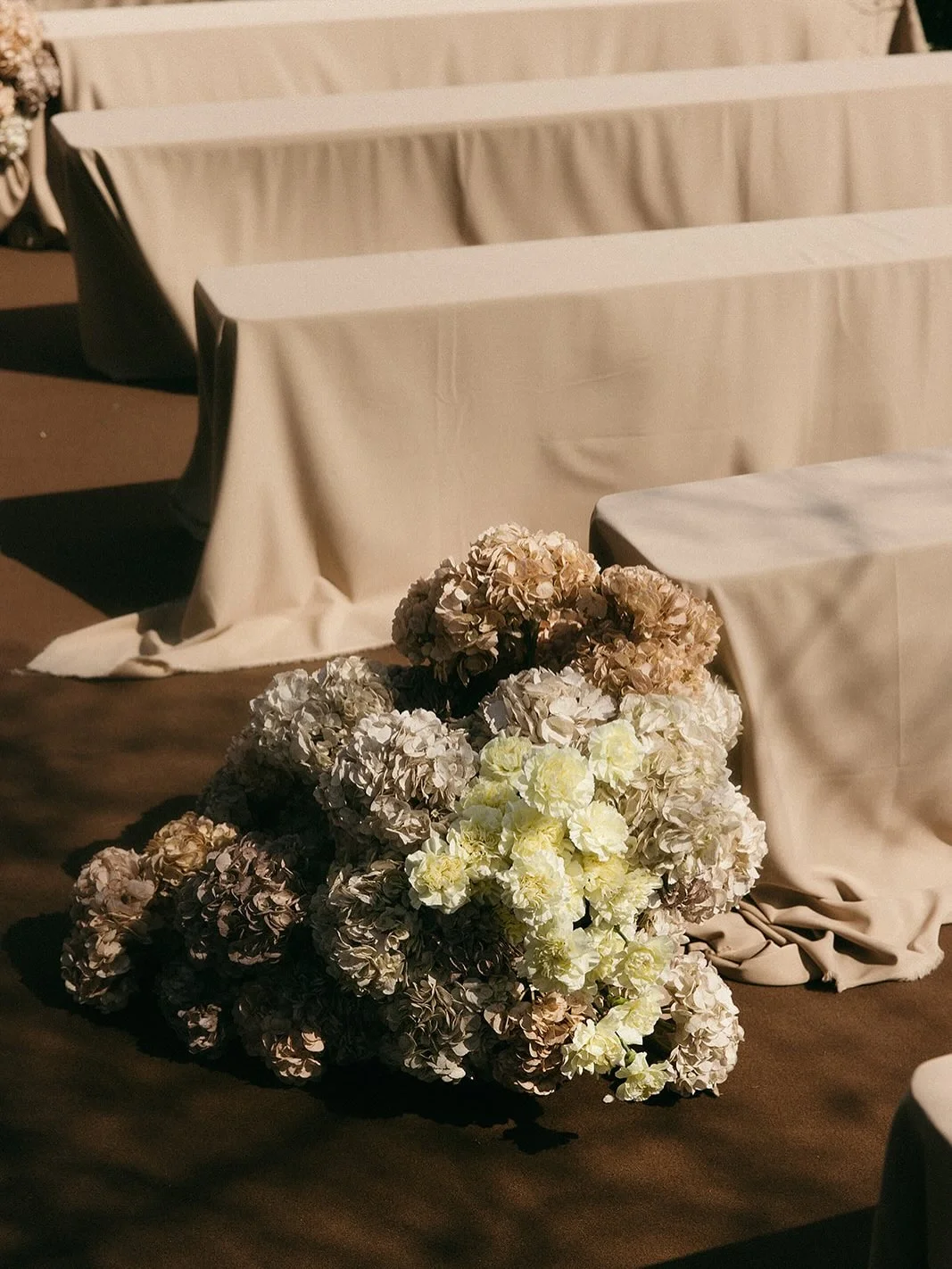 A neutrals wedding palette | Avelã White