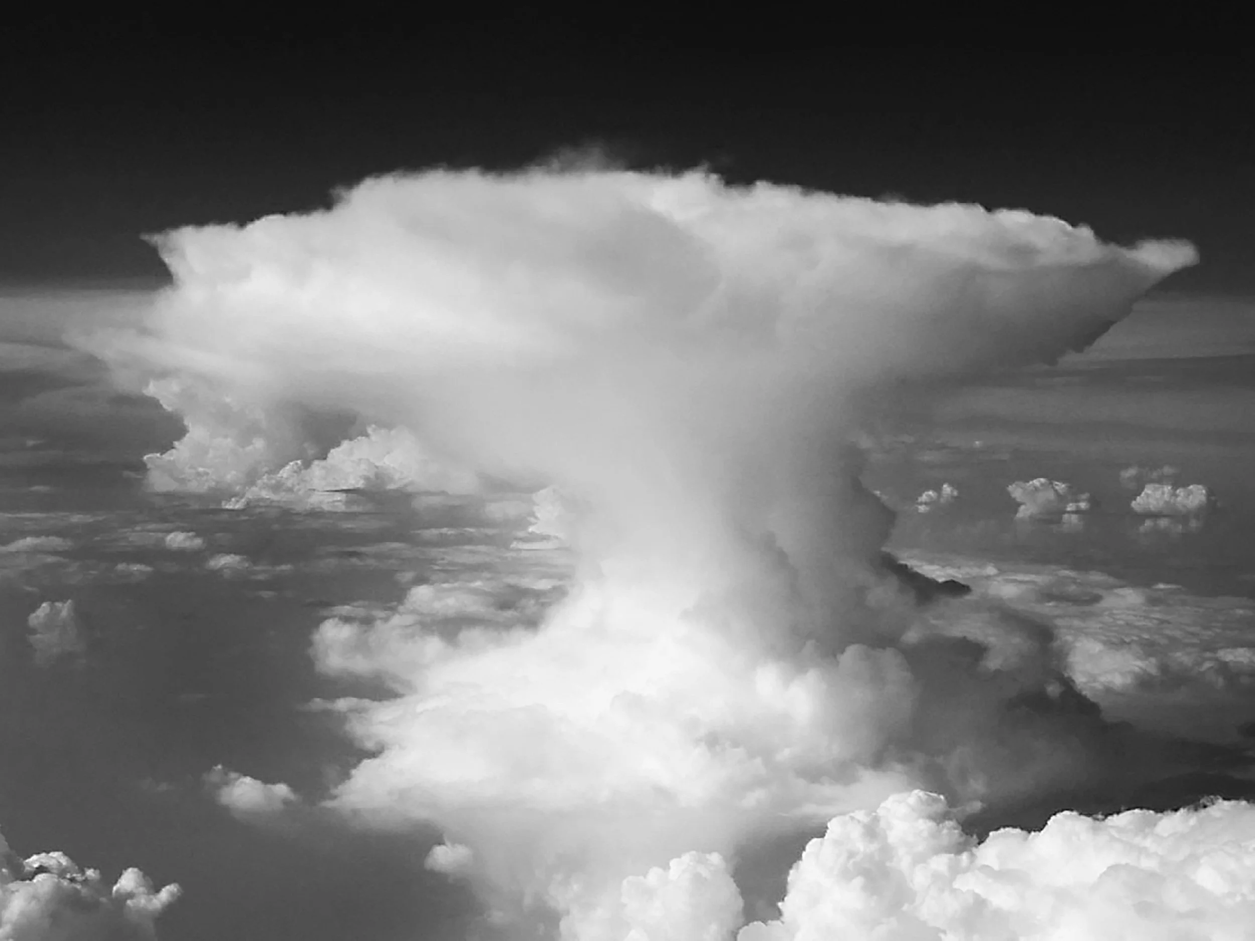 Clouds and bombs_Juan Hein_14.jpg