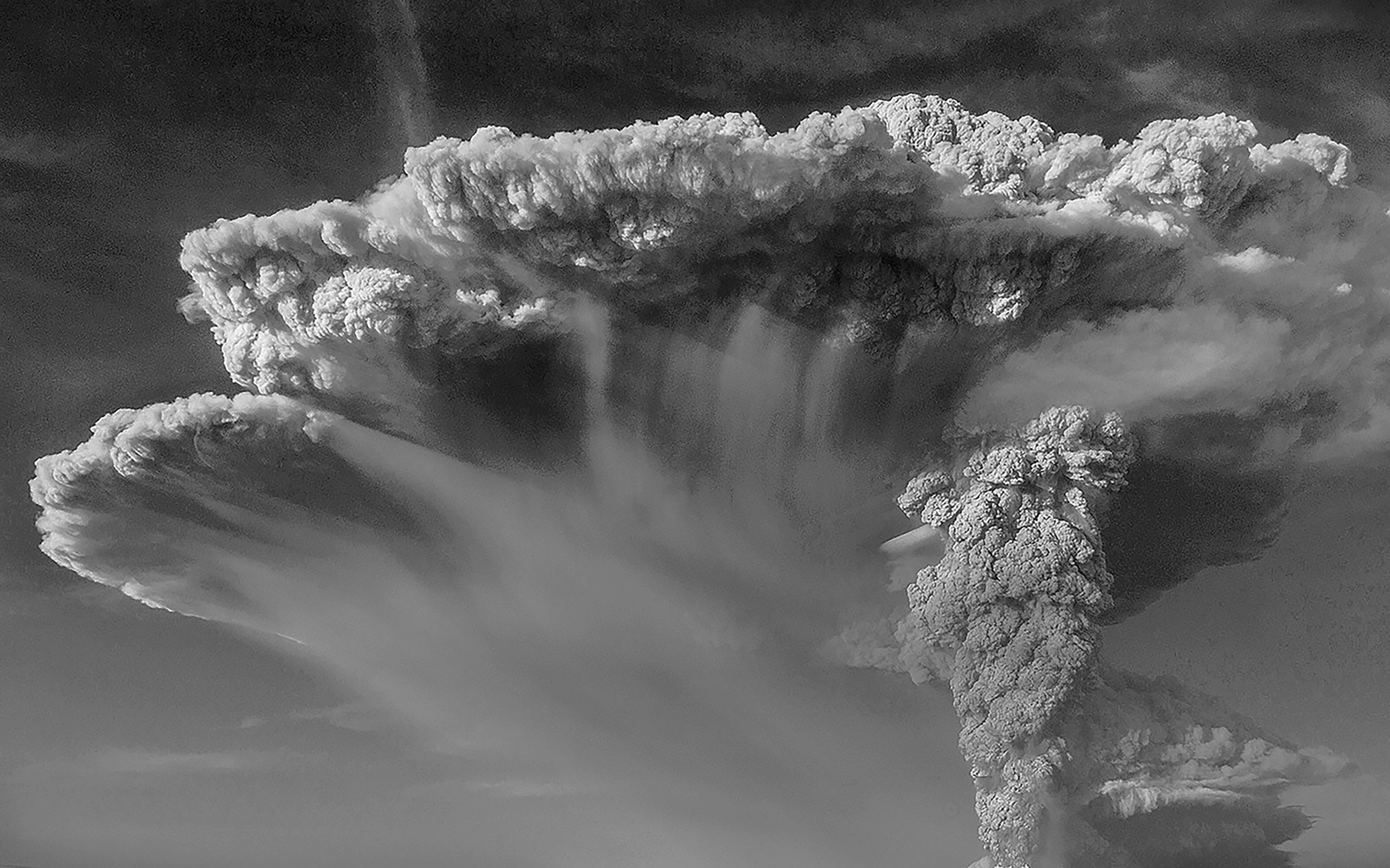 Clouds and bombs_Juan Hein_1.jpg