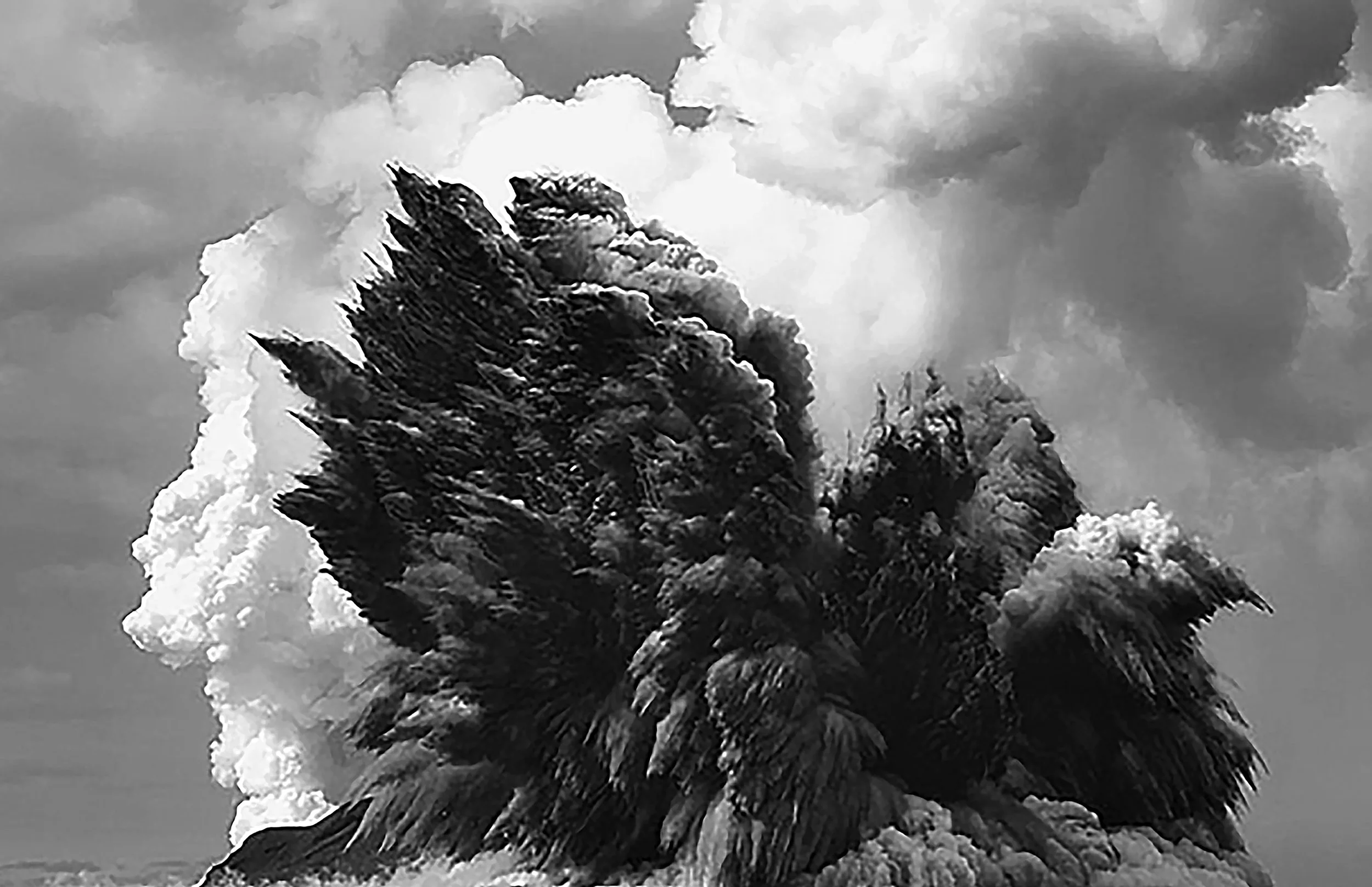 Clouds and bombs_Juan Hein_6.jpg