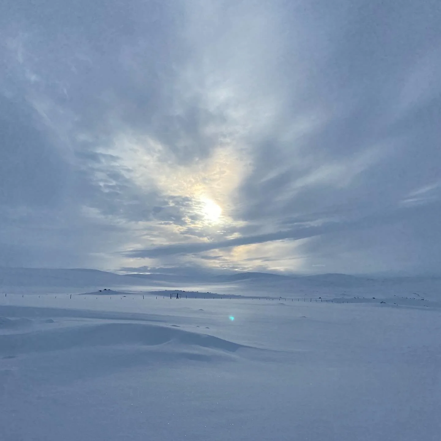 Tietoisuuden kasvu on huimaa maaplaneetallamme ja luomisvoima on nopeaa. Monessa meiss&auml; tapahtuu suuria muutoksia energiarakenteissa &Auml;itimaan tietoisuuden kohotessa ja maaplaneetan v&auml;r&auml;htelytaajuuden noustessa.

Tiesitk&ouml;, ett