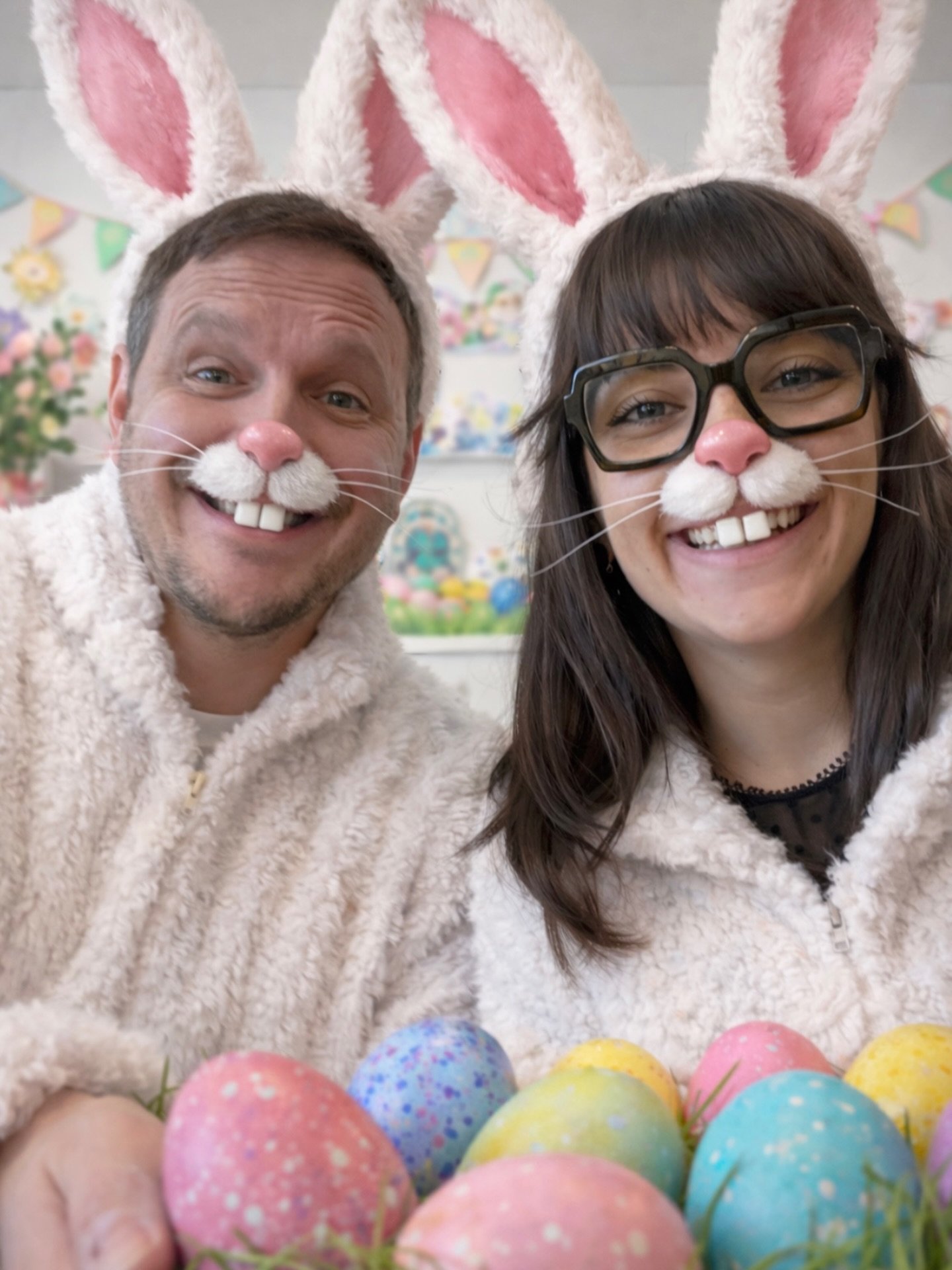 🍫🐣 Joyeuses P&acirc;ques &agrave; tous ! 🐰👓

Cette ann&eacute;e, on troque les lunettes contre des oreilles de lapin&hellip;
 Cons&eacute;quence : le magasin sera ferm&eacute; lundi, car on a une mission tr&egrave;s s&eacute;rieuse : distribuer d