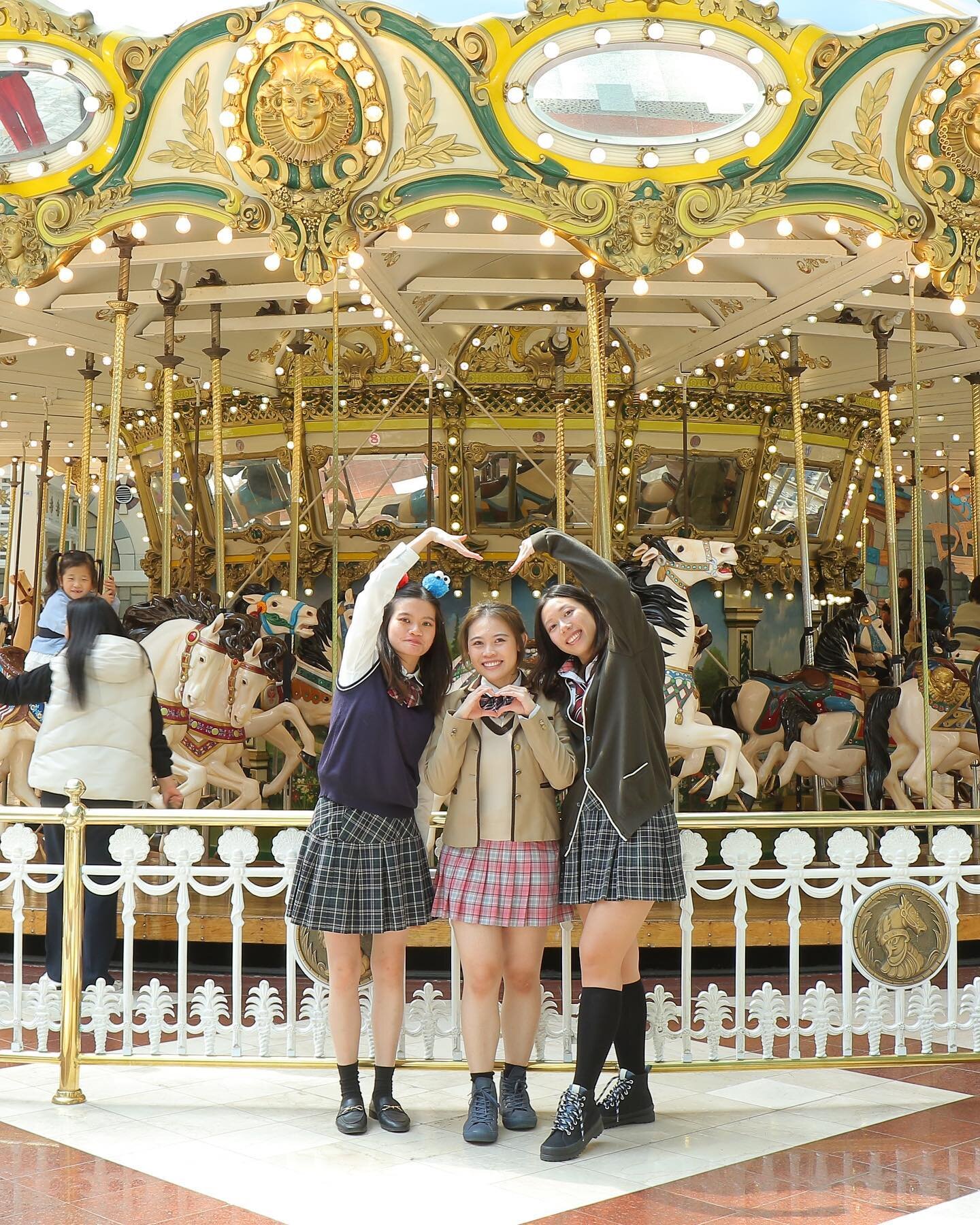 Because I have always wanted to try their uniforms 📸