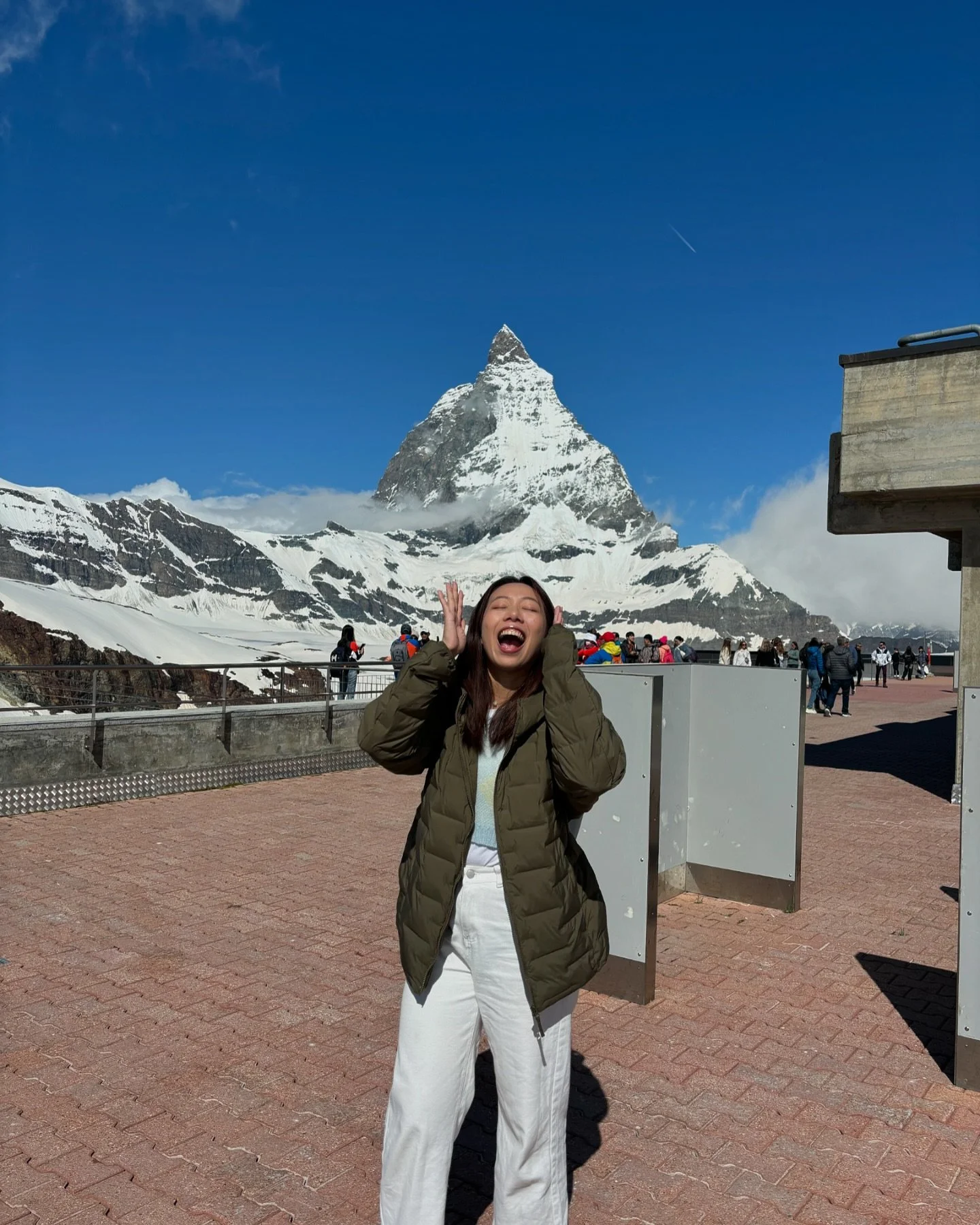 This is me saying &quot;YAAAAHOOOOOOOO&quot; from the tallest peak of all of Europe 🏔✨🇨🇭 #moutains #matterhorn