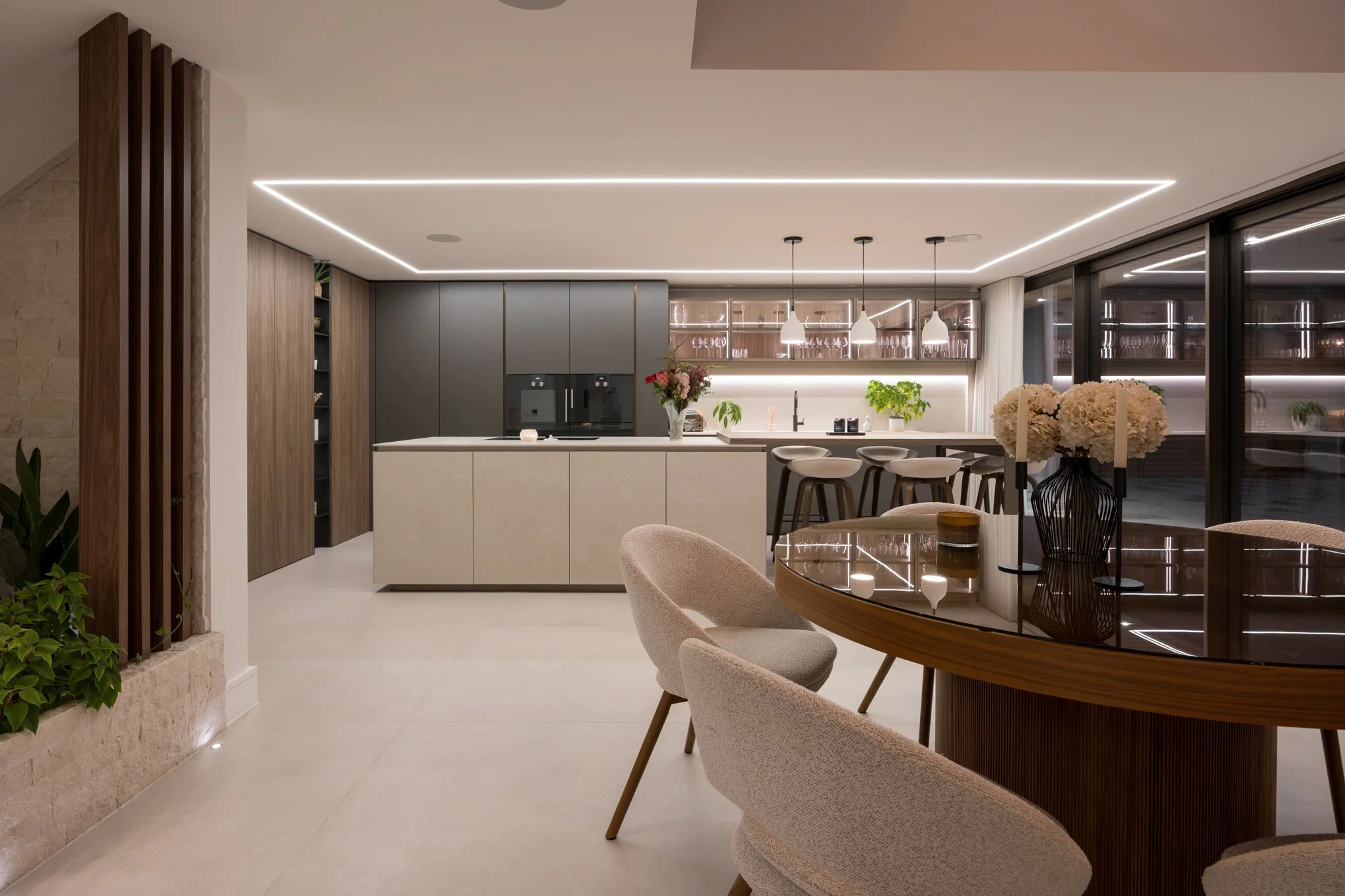 Contemporary home twilight-2 web300.jpg