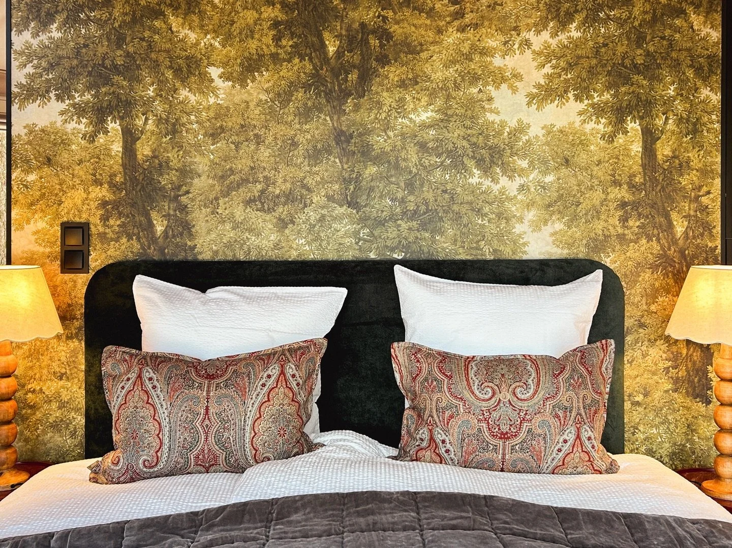 We like our spaces how we like our people: with personality. 😉

This Sunday evening has us thinking about how much the places we stay in shape how we feel &mdash; how a little color and a bit of pattern can turn a room into something warm and welcom