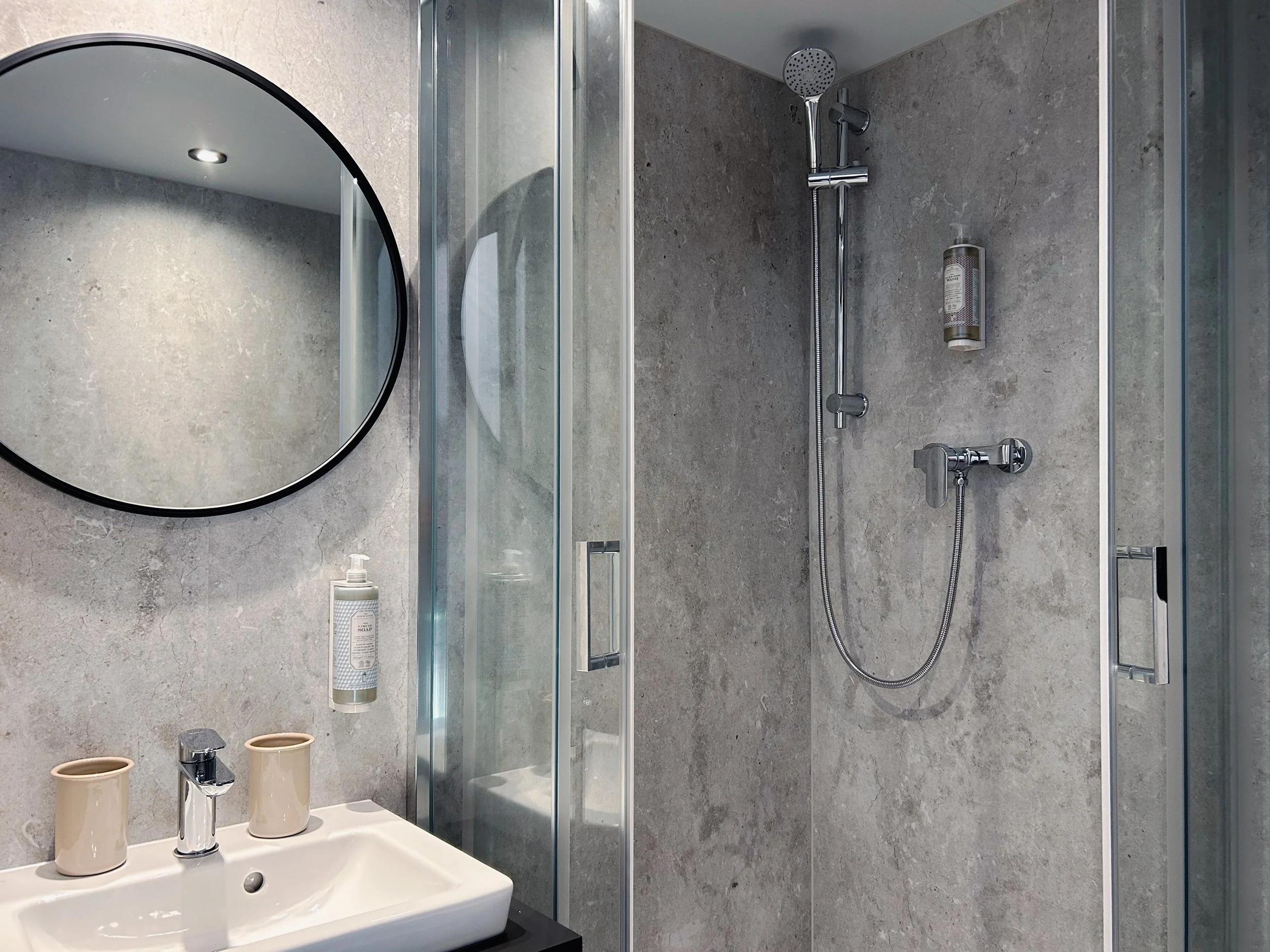 luxurious bathroom in our holiday glamping dome in Belgium