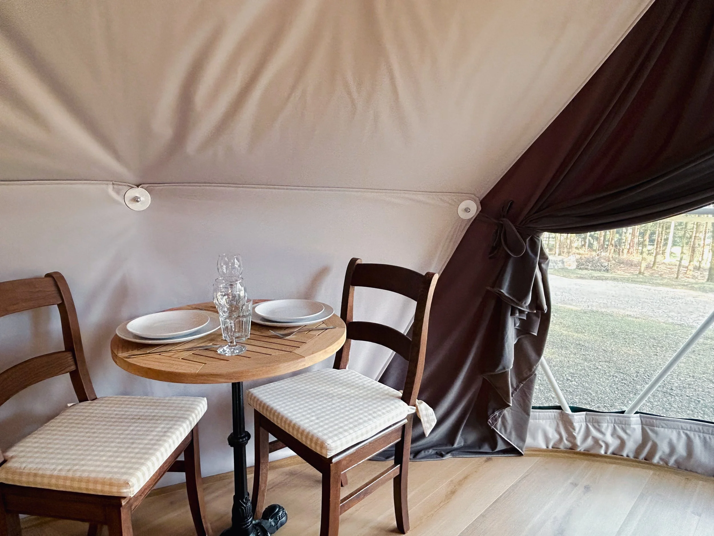 Romantic dinners in a glamping dome in Belgium