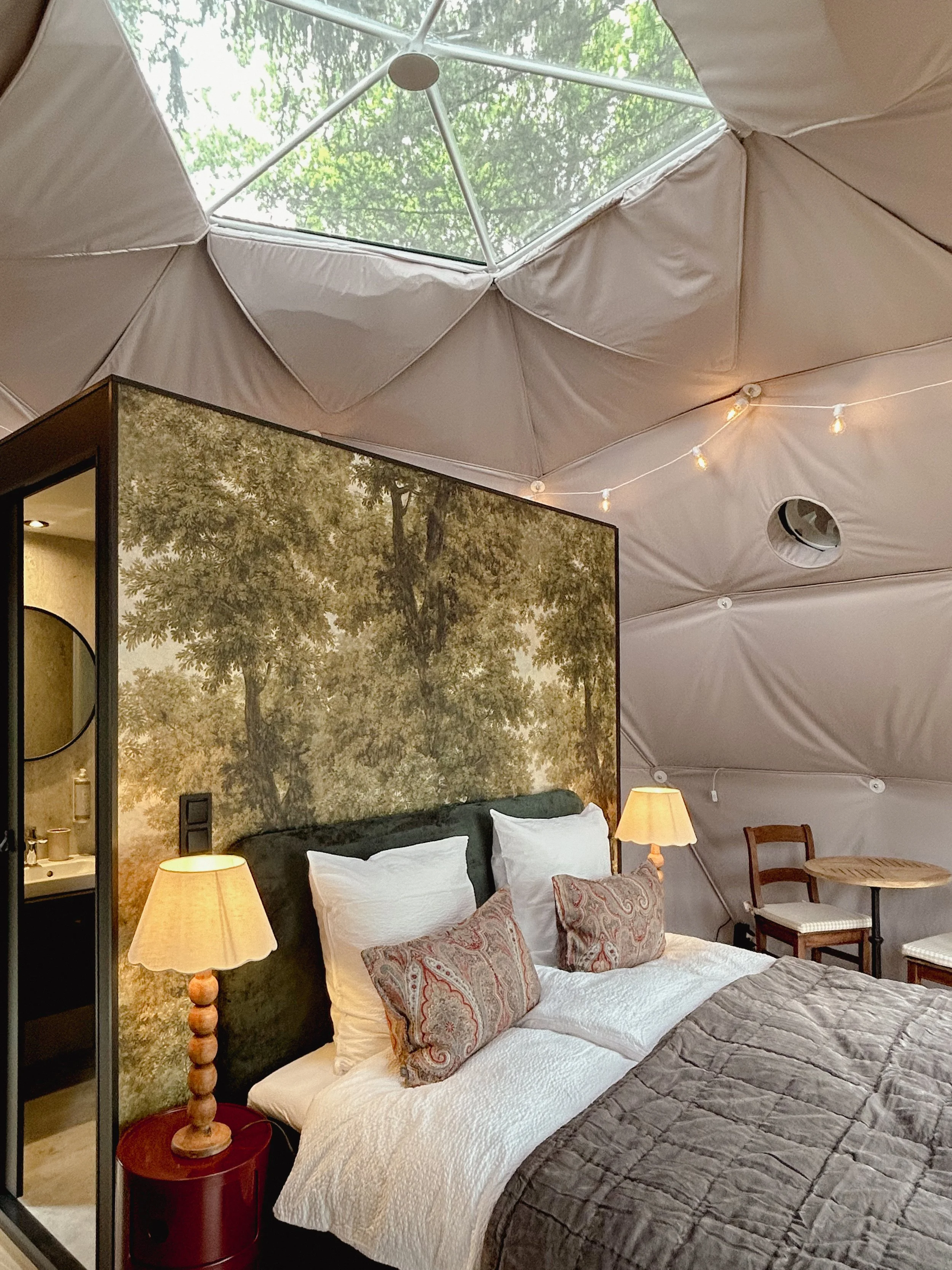 Luxury glamping dome for two people for tranquil retreat in Belgium