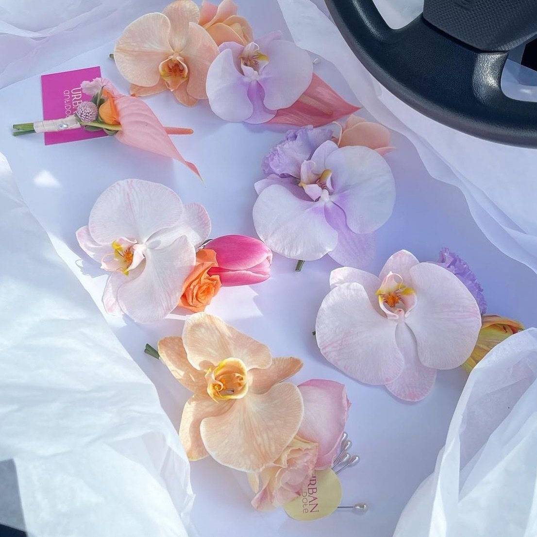 Perfection by @urbanantidote 
.
.
.
.
#flowerdesign #weddingdesign #weddingflowers #weddingorchids #weddingseason #weddingstationery #weddingtrends