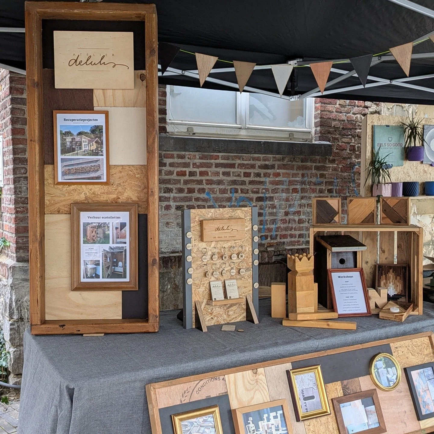 Vorige week was ik aanwezig op de makersmarkt van het #maakleerfest, een initiatief van @leuvensleerecosysteem en @maakleerplekvzw

Ik bouwde er een standje (uit recuperatiemateriaal, duh) om mijn diensten te etaleren. Het was ook de ideale gelegenhe