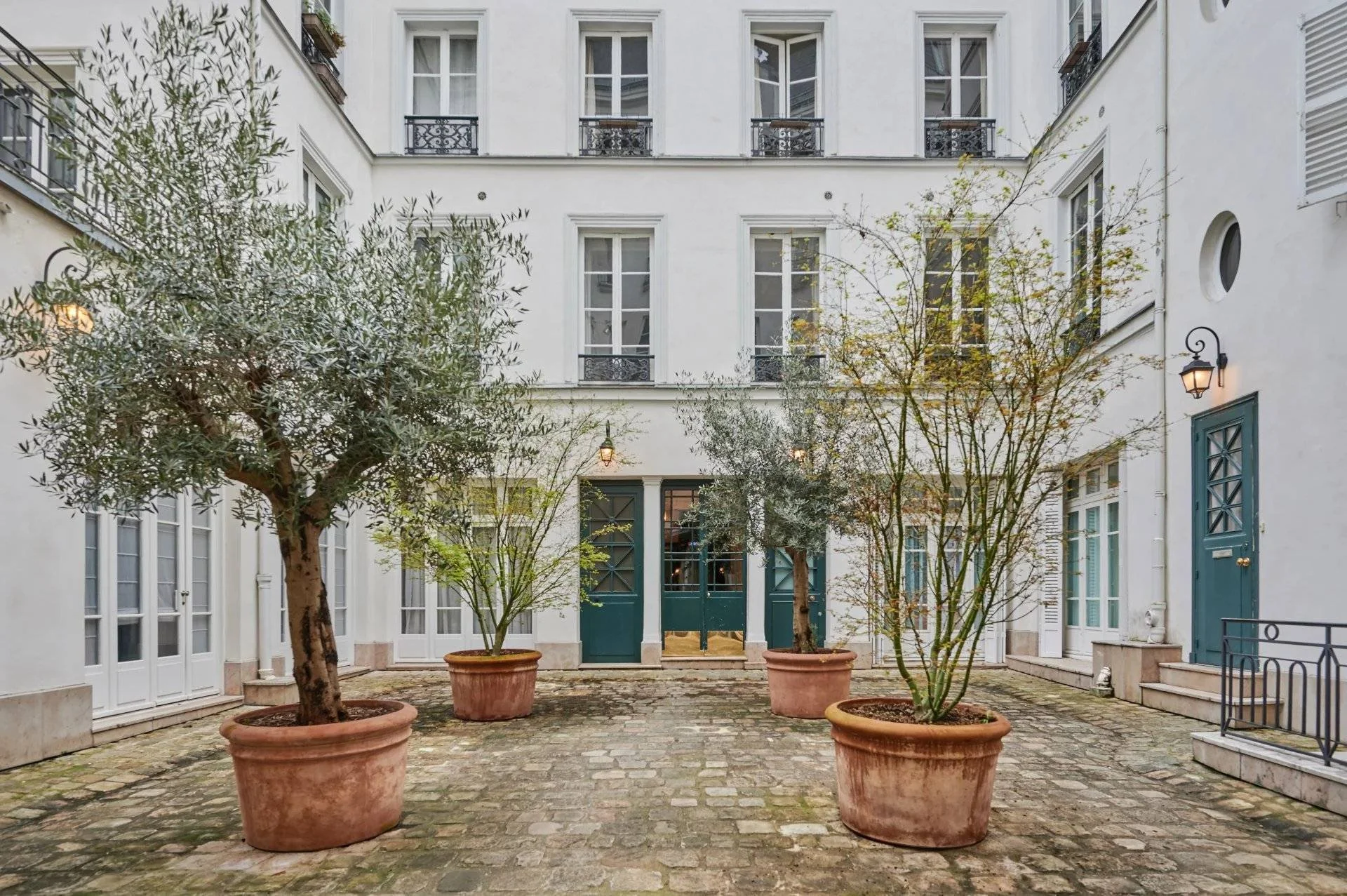 Aménagement d'un appartement rue de Verneuil, Paris 7ème / 2021