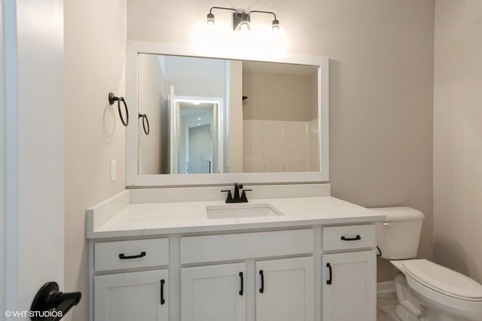 19_275NWAshleyAve_2019_Large.jpg