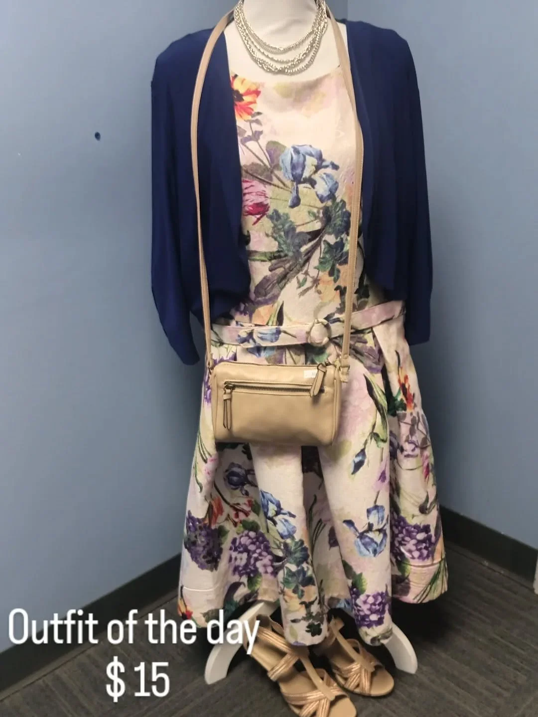 #ywcaisonamission 
#ywcacareeramdfashionboutique 
#outfitoftheday❤️ 
Dress size 18 NWT $5
Jacket size XL $1
5 strand silver necklace $3
Purse $3
Shoes size 8 $3