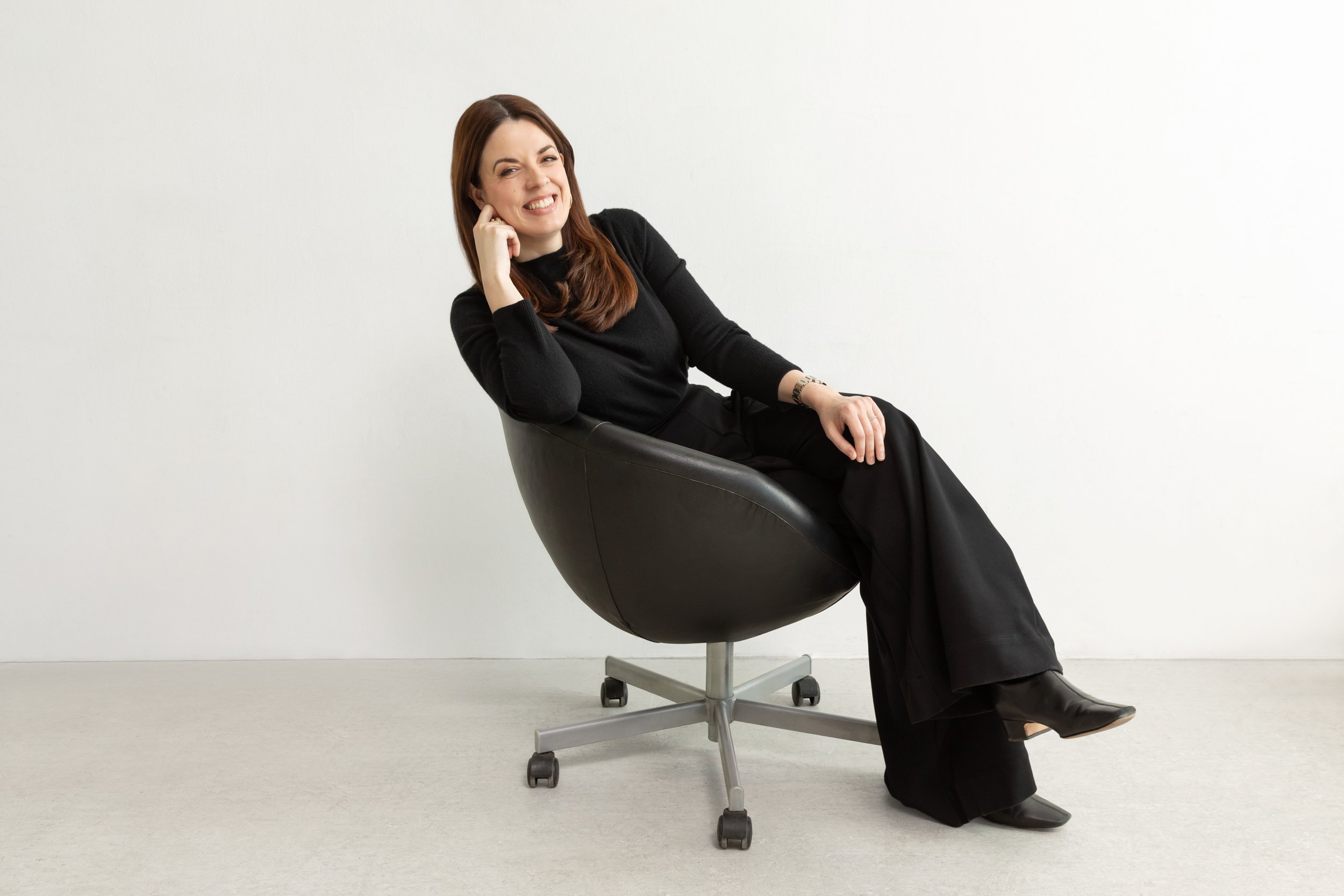 Alicia-Thomas-in-chair