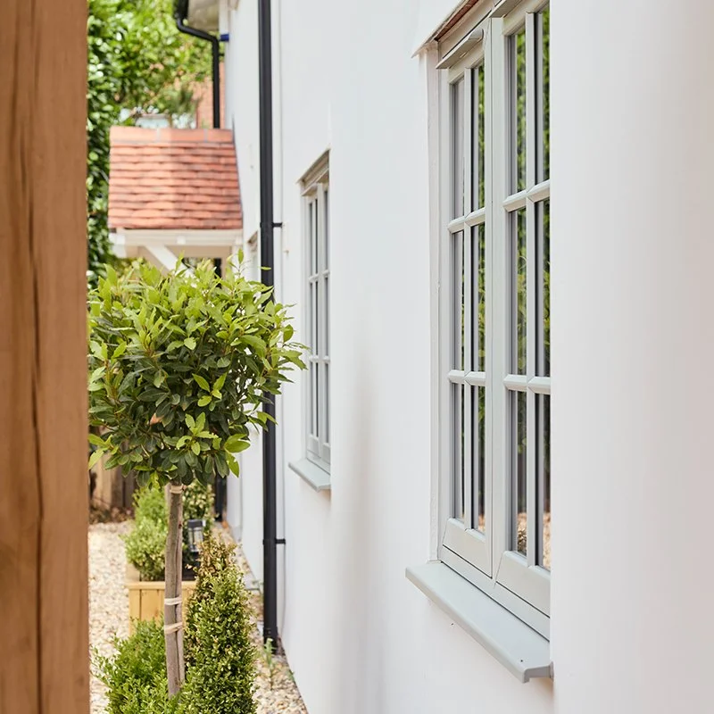 800x800_1_WhiteCottage.jpg