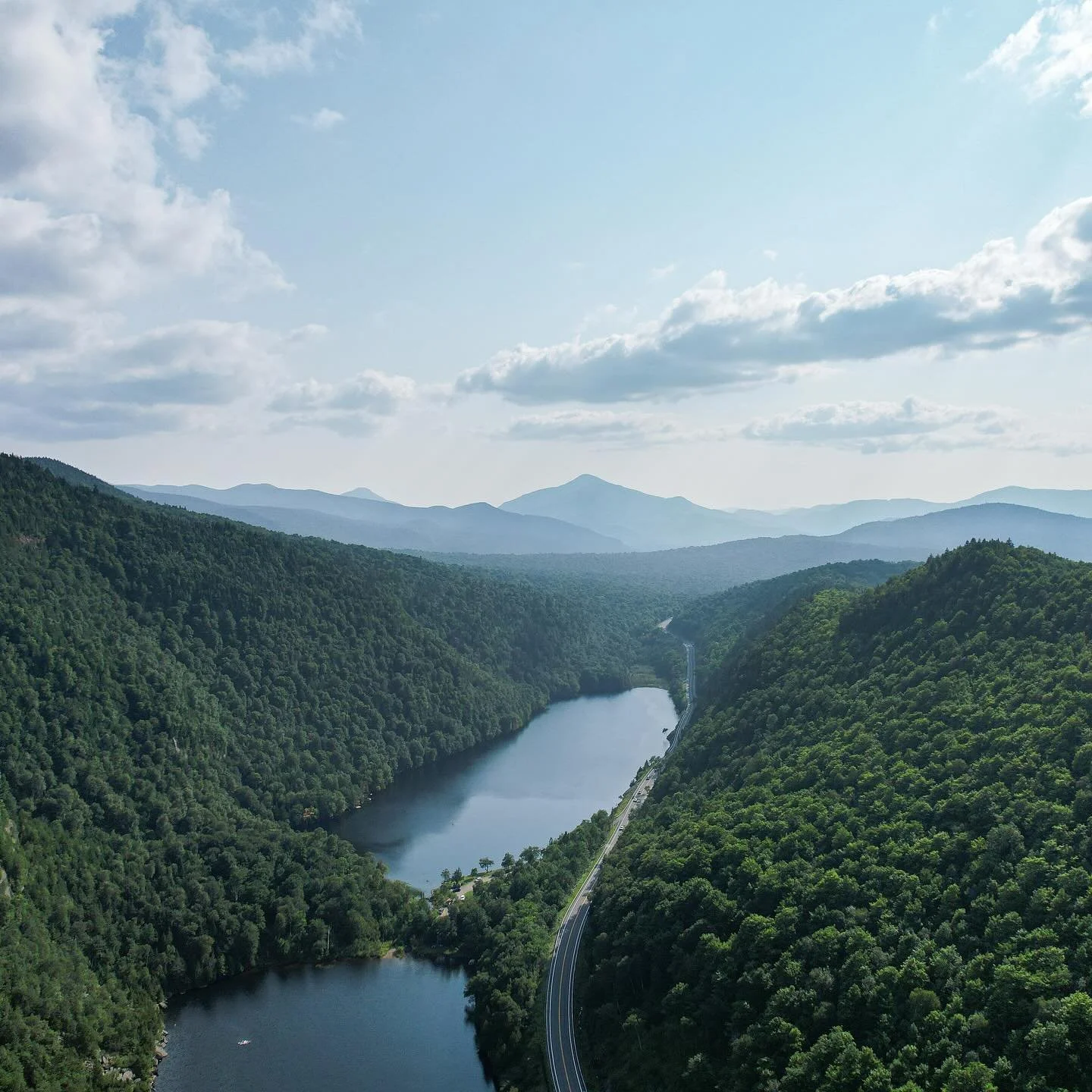North Elba, NY📍🌄🌲
.
.
.
.
#dronephotography #adk #adkmountains #nature #djiair2s #mountains #dronelife