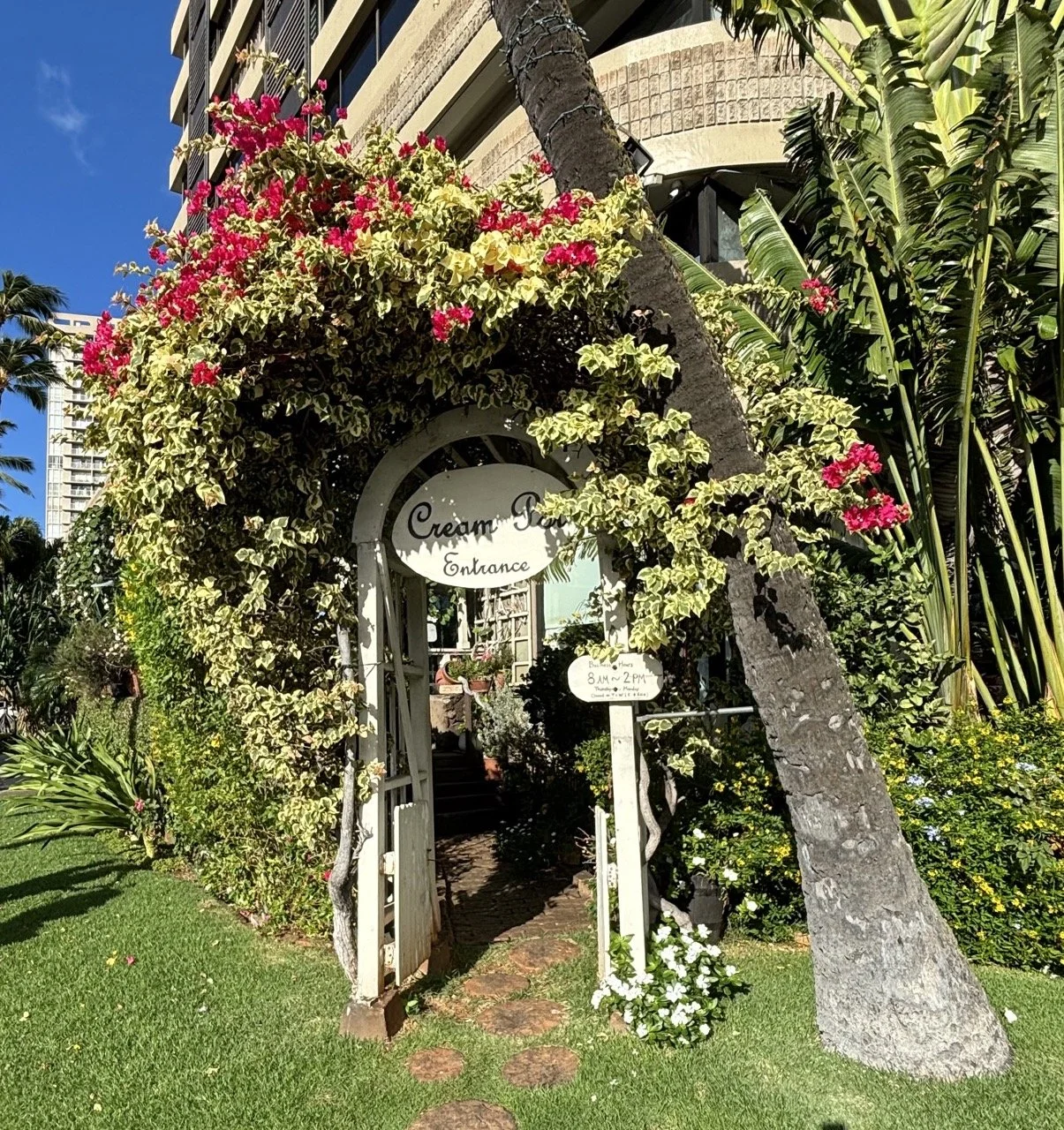 Waikiki Oahu Hawaii Cream Pot Restaurant.jpeg