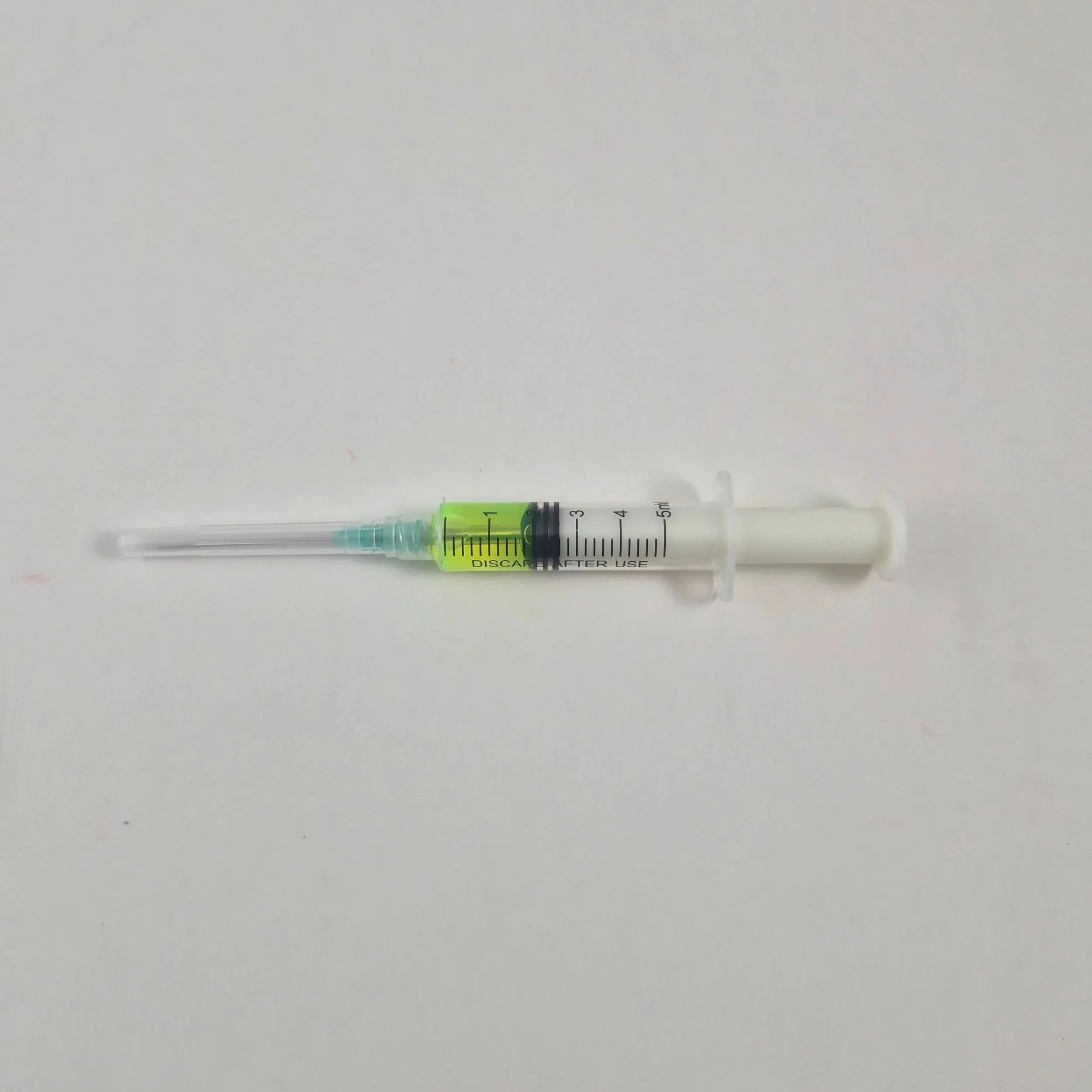 Retractable syringe prop for film 5cc