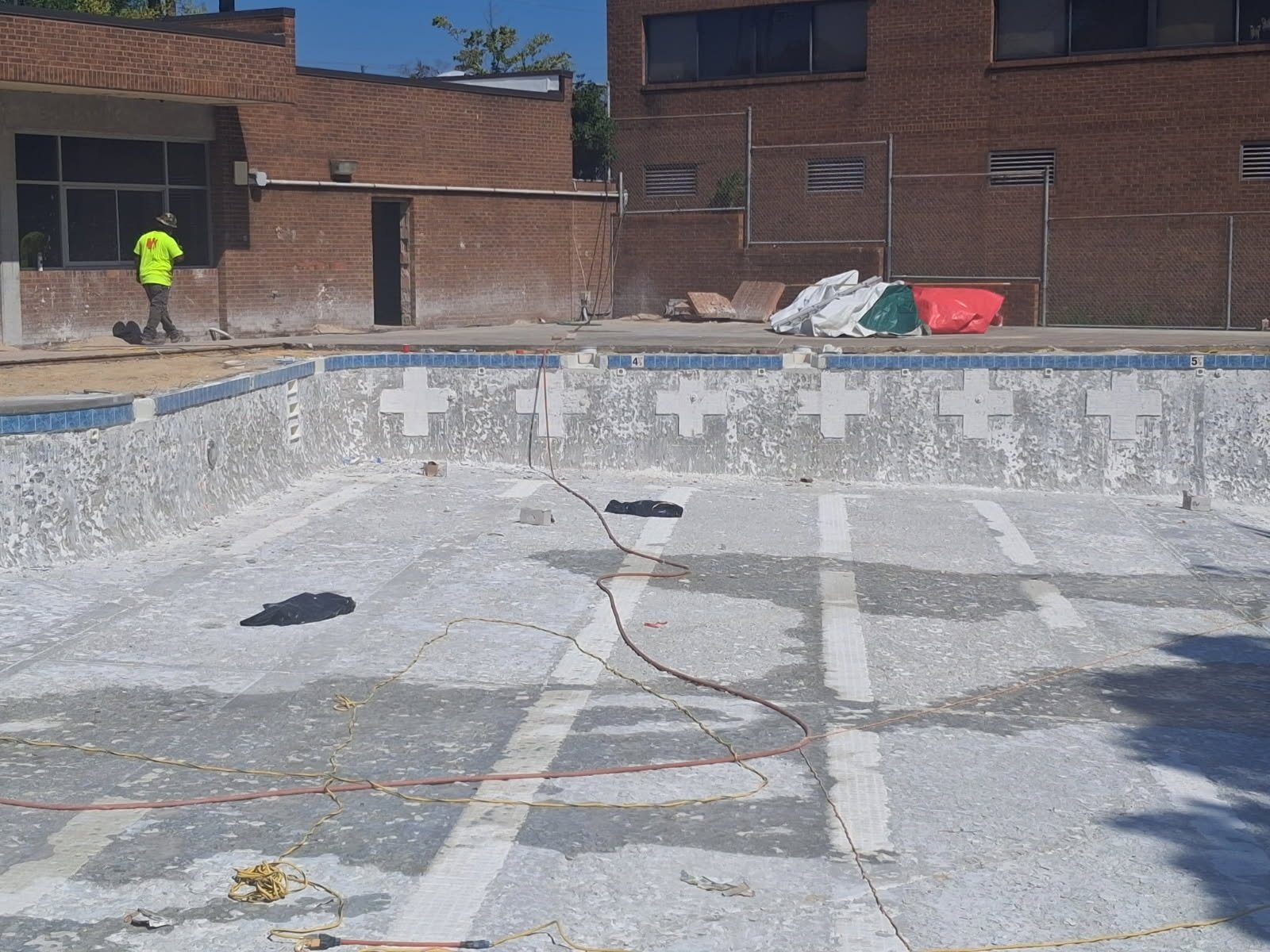 pool with tile 1.jpg