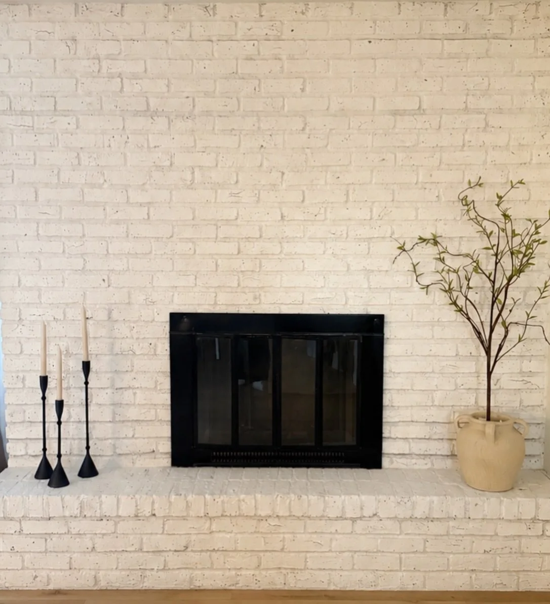 Spent the last 2 days styling my clients&rsquo; home just in time for Mother&rsquo;s Day 🤎

Every time I do a decor install I forget to take content because I&rsquo;m exhausted (oops!) but I realized I captured a few cute snapshots of the final deta