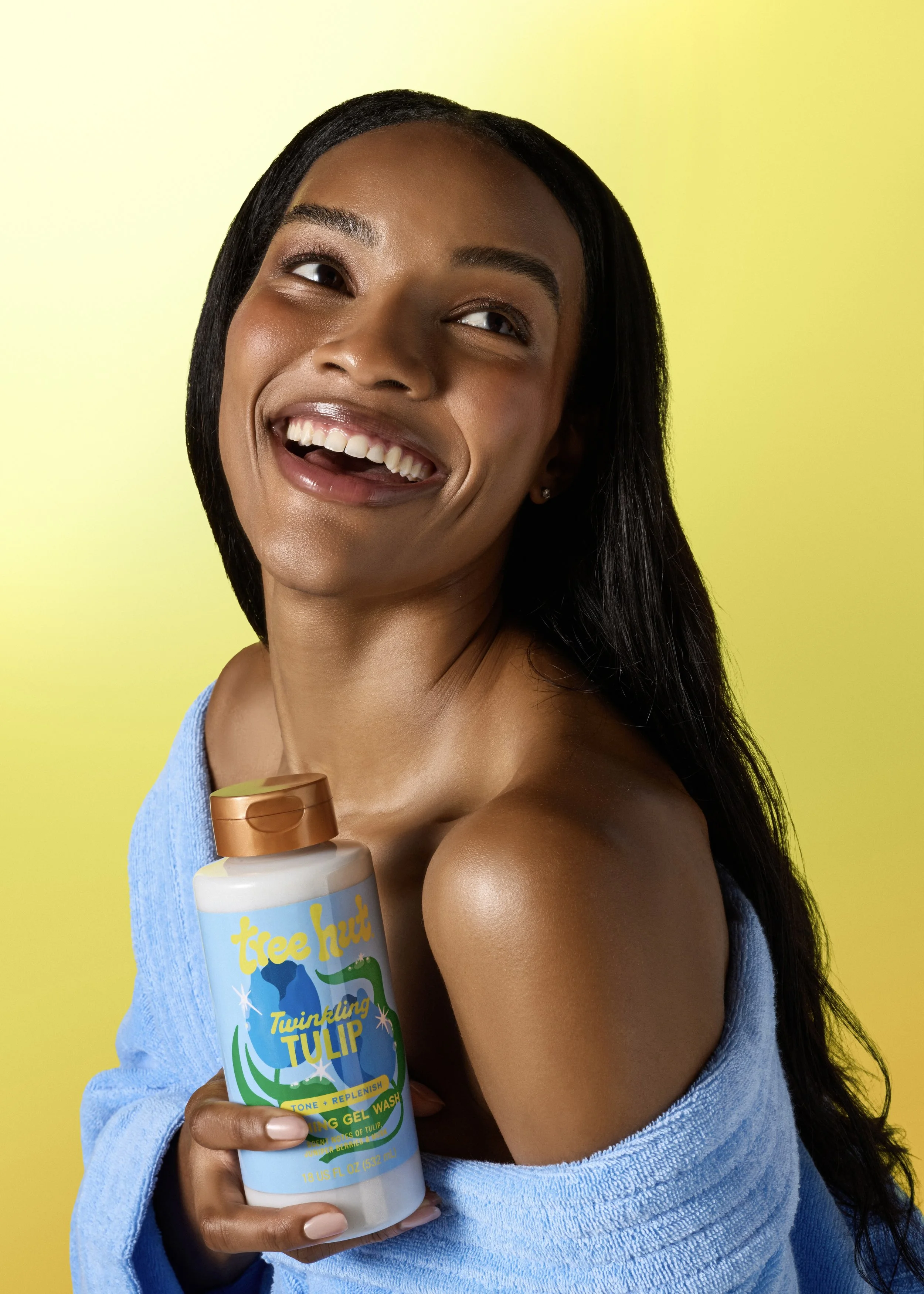 TreeHut_SpringFY26_Twinkling Tulip _Foaming Gel Wash_In Hand_0112 _5x7.jpg