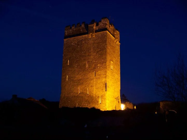 QuinCastleKeepExtNightView.jpg