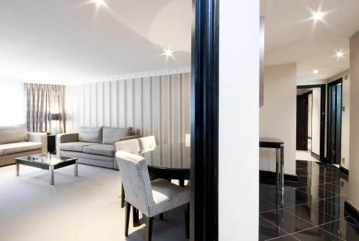 Mayfair House - 1, 2 and 3-Bedroom Serviced Apartments (M001)