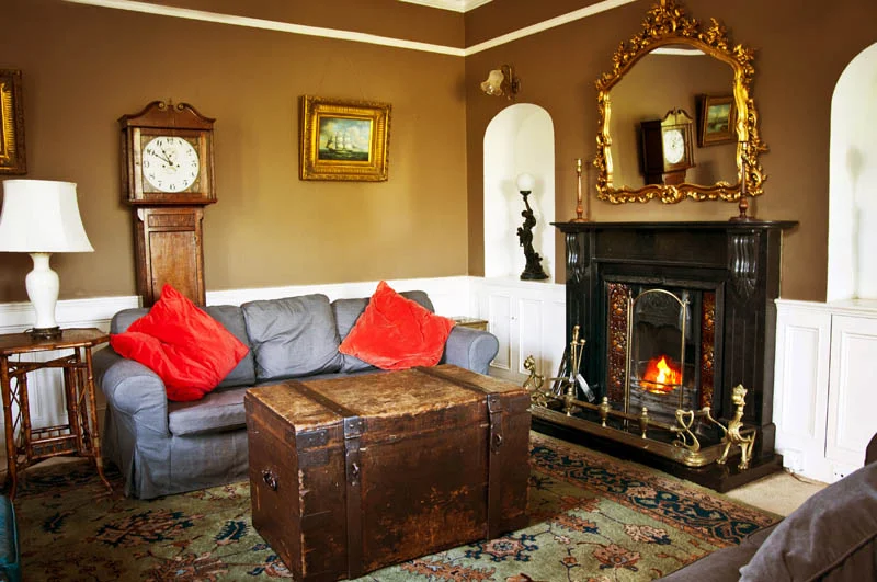 ClifdenFoundersSittingRoom.JPG