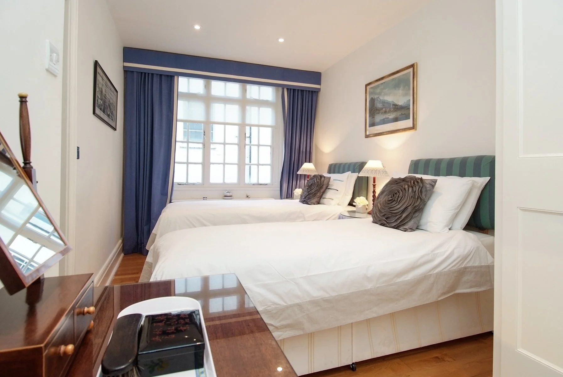 Saint George's Square Mews 81-005-5.jpg