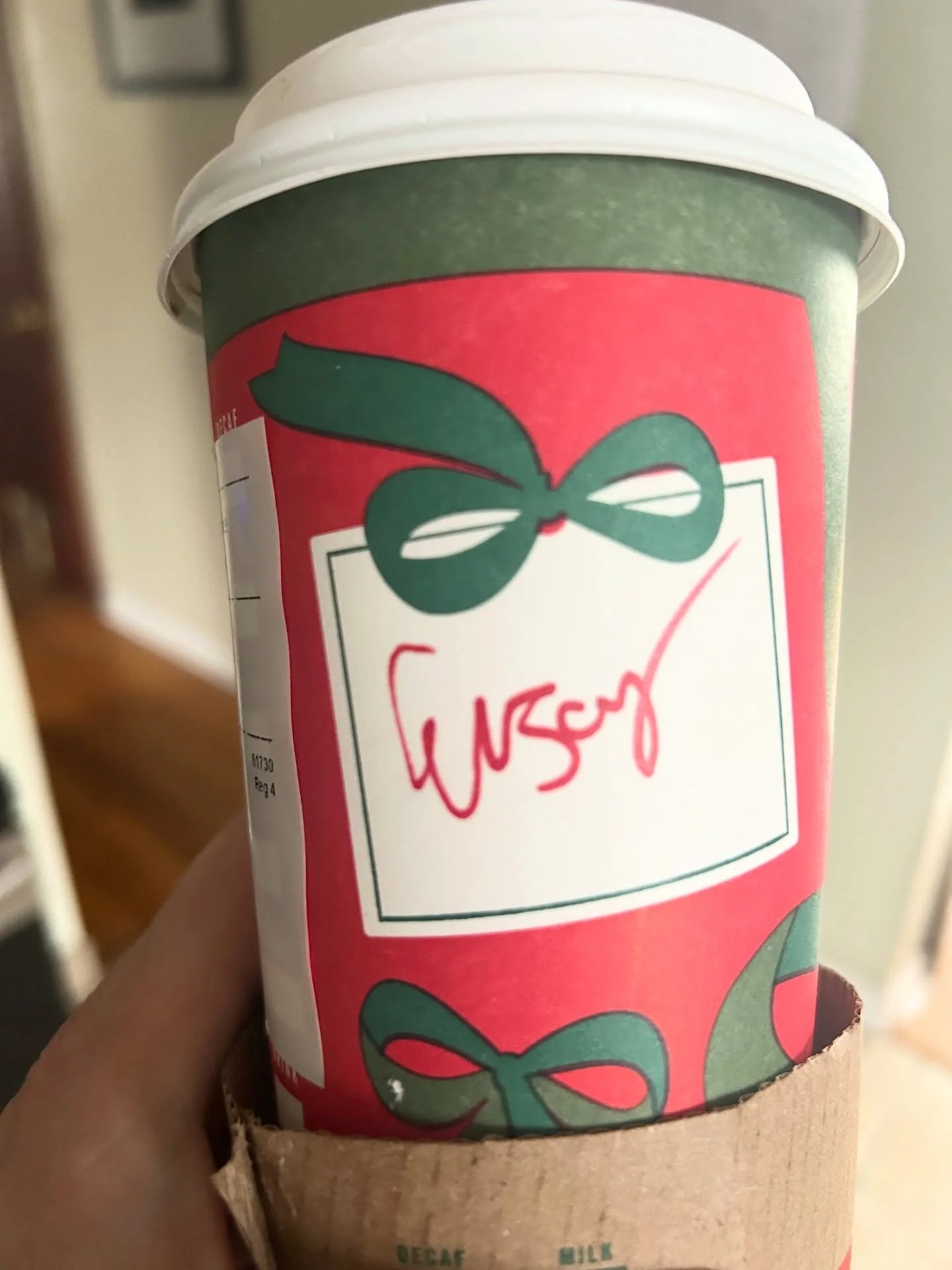 I think this is supposed to say &ldquo;enjoy&rdquo;?

Happy Thanksgiving 🦃🍁🍽