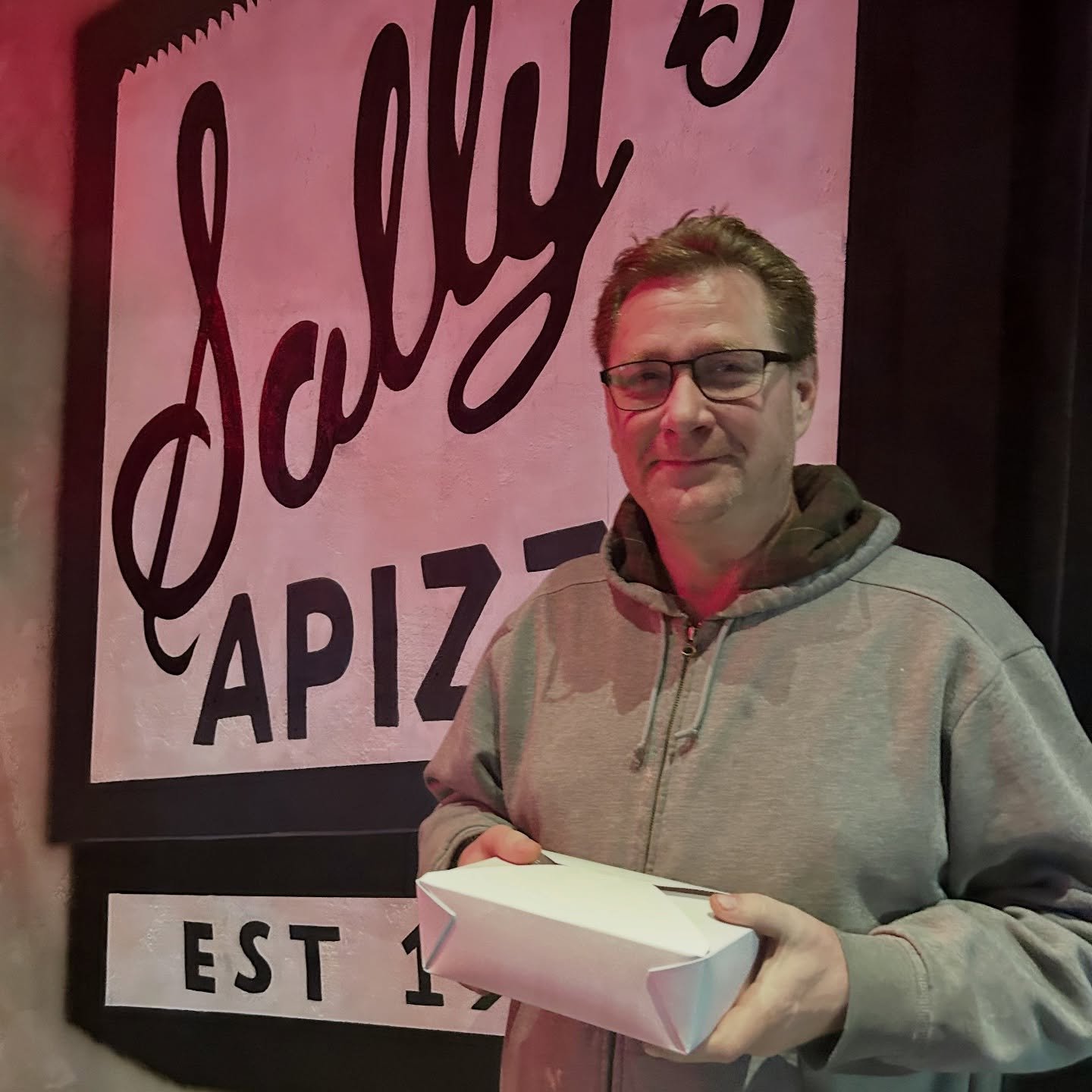 Date night + pizza = ❤️