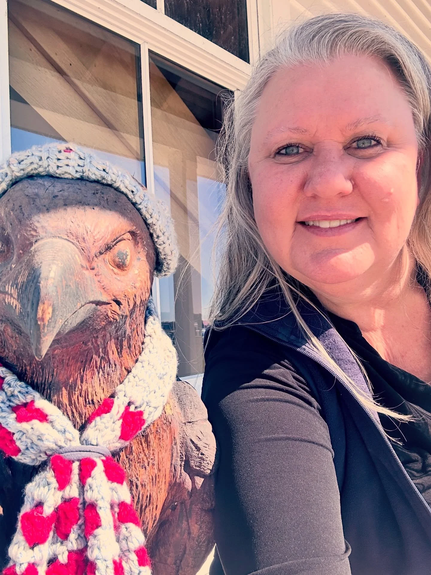 Selfie with Miki! 🦅🌊

@ctrivermuseum