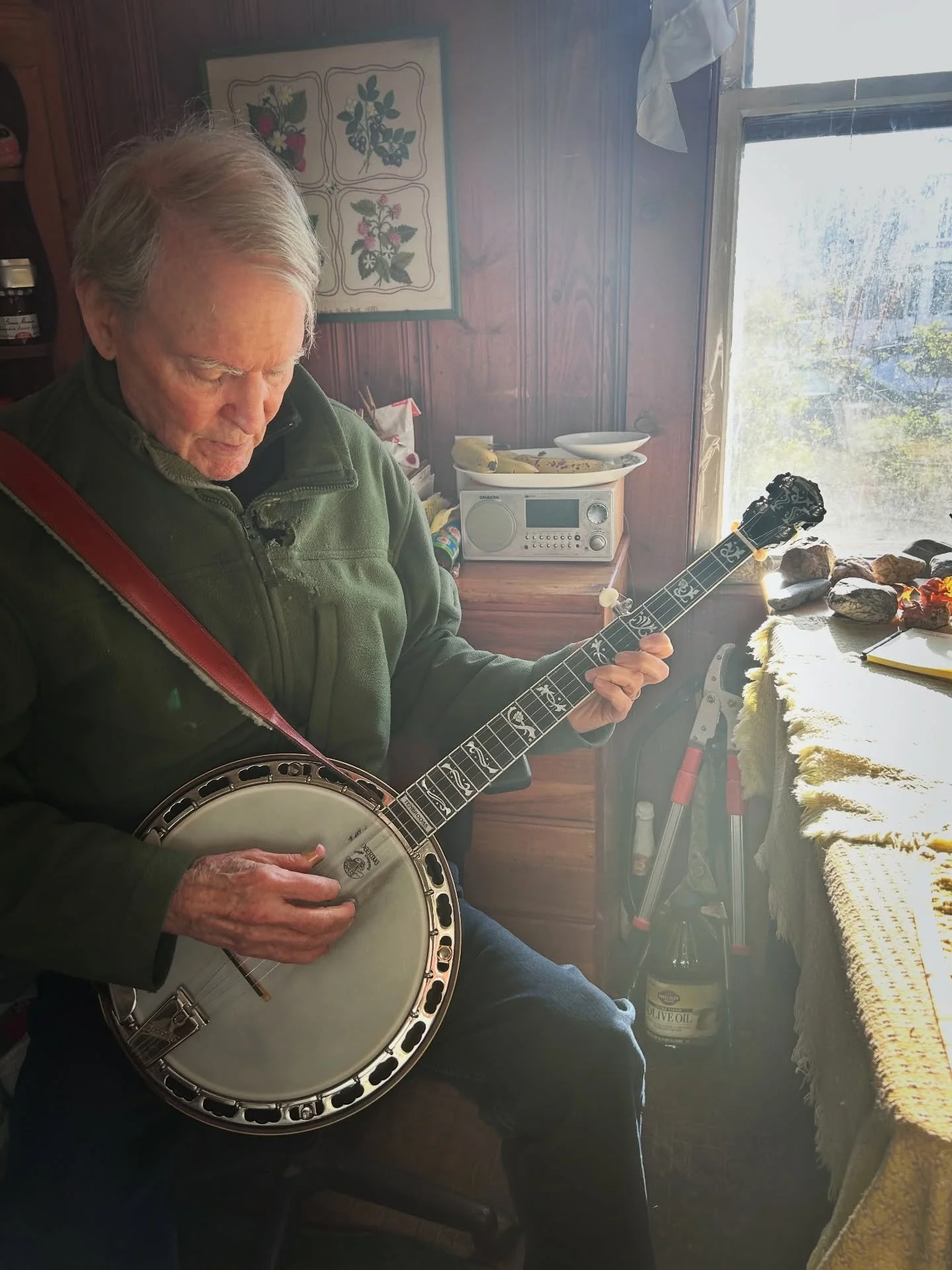 Dad playing his banjo for us 🪕 🎶