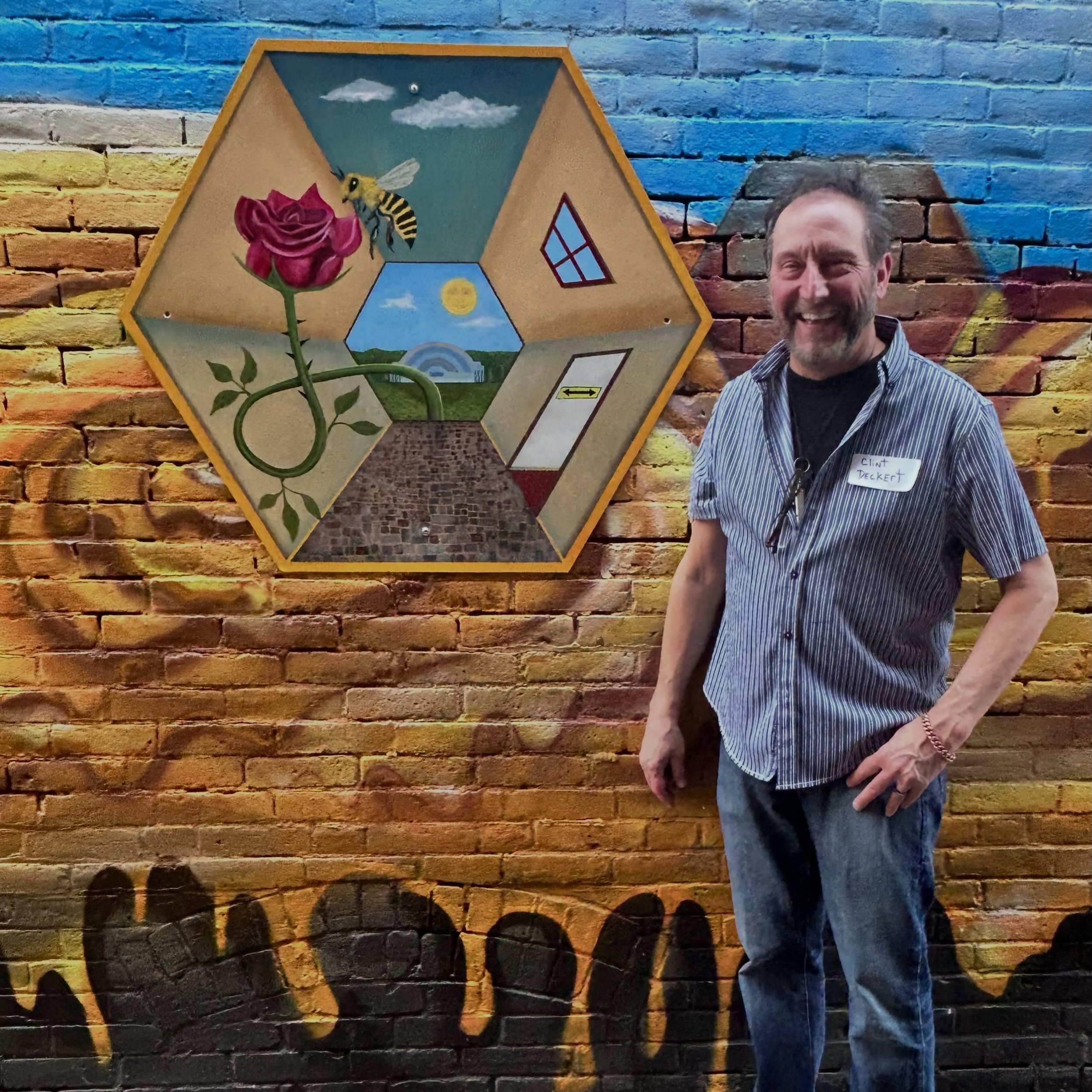 Clinton Deckert with his painting &ldquo;Changes in the Hive&rdquo; as part of the 
The NHS-Gallery 66 Mural 🐝🍯🌹

#Gallery66 #PublicArt #NewBritainCT #ConnecticutArtist