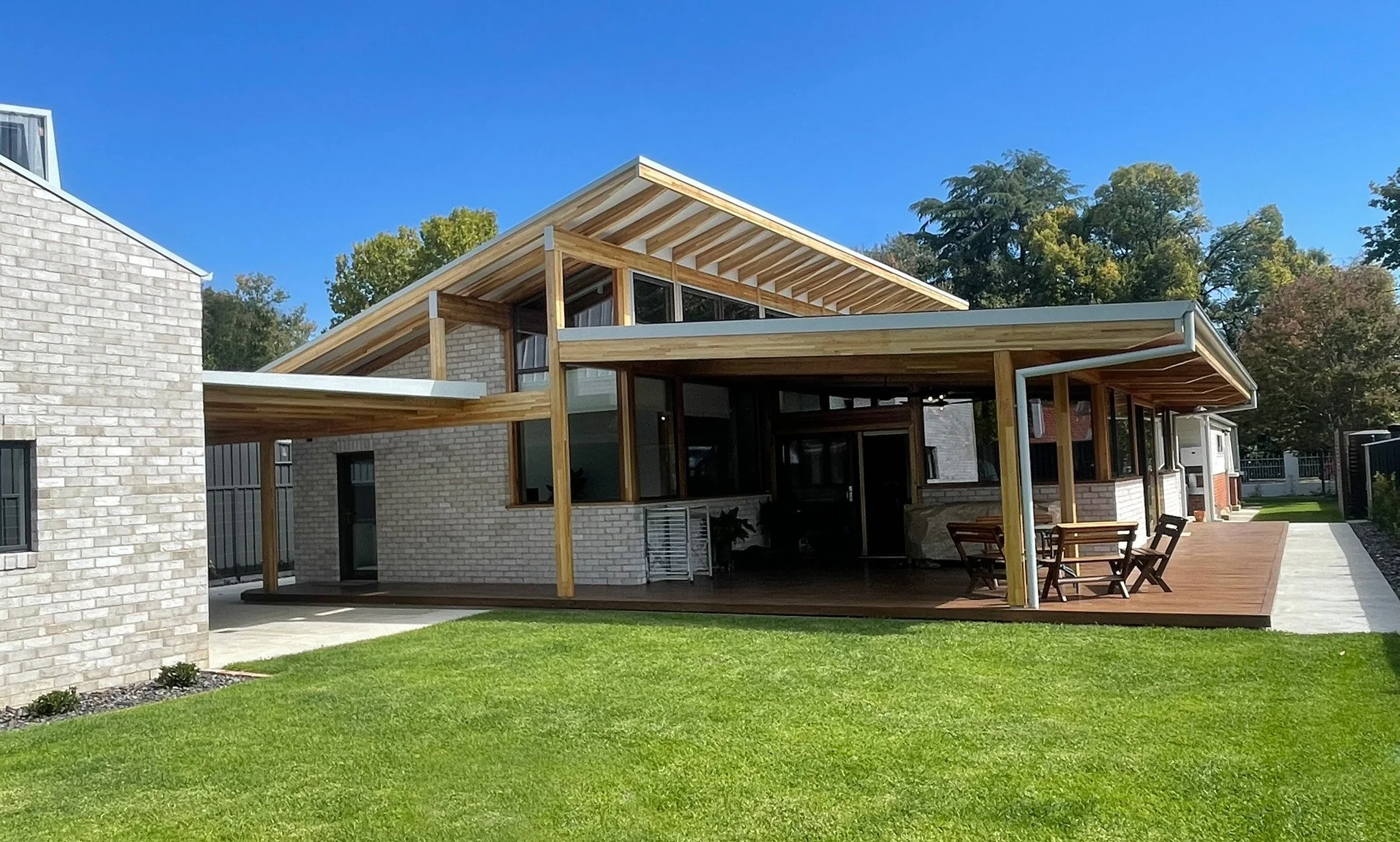 Albury House, architecture design, textured bricks, timber structure