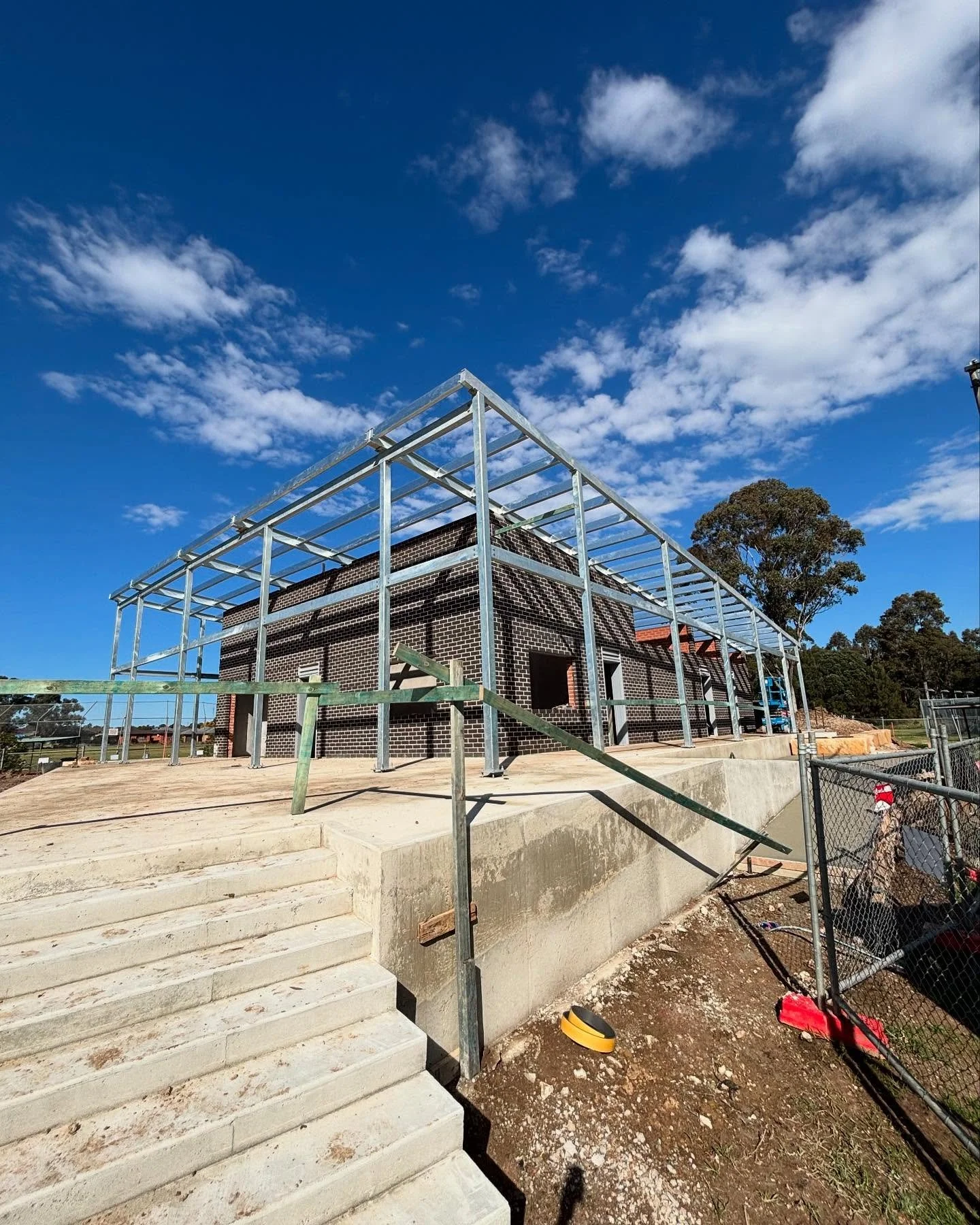 A recent structural steel job completed for a local sports ground.

Couldn&rsquo;t of picked better weather to go out and do the finishing touches!

#steel #welding #welder #structural #fabrication #metalwork #weld