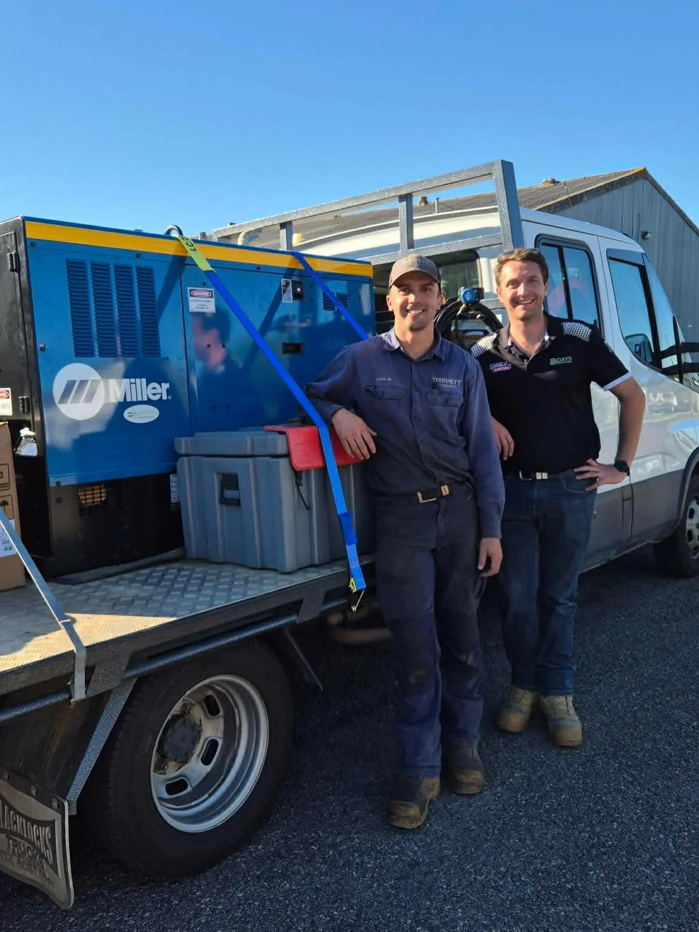 Santa was good to us this year!

Brand new 800 amp welding dragon 🐉 to demolish bucket cracks. 

If you are in need of the welding dragon to destroy an army of cracks and worn out cutting edges feel free to reach out to Trippett engineering (welding