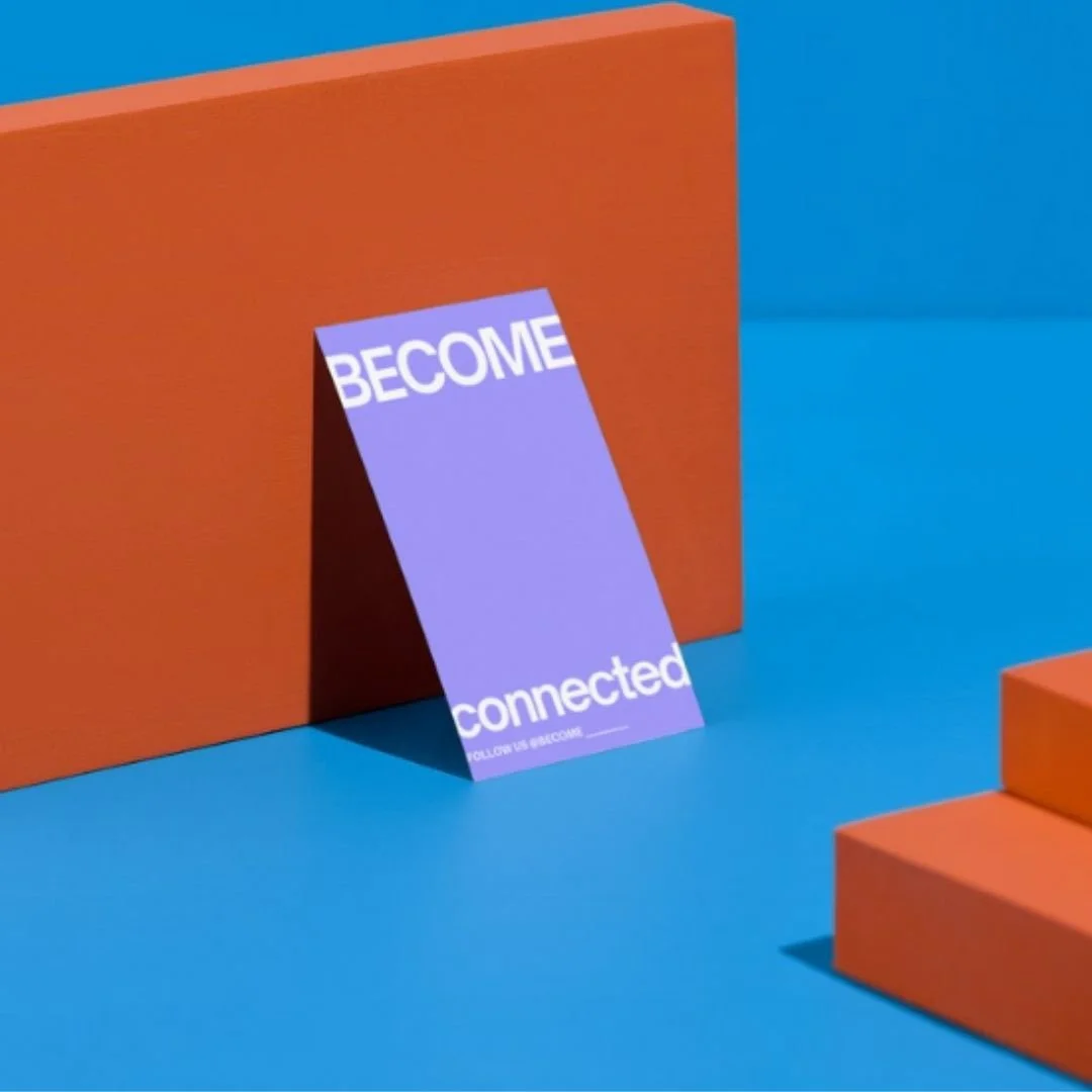 Nos emociona contarte que nuestro set de cartas est&aacute; listo para ti. Lo dise&ntilde;amos para nuestros workshops y hoy est&aacute; disponible para la venta.

Un set de 55 cartas creadas para abrir conversaciones honestas y profundas con los equ