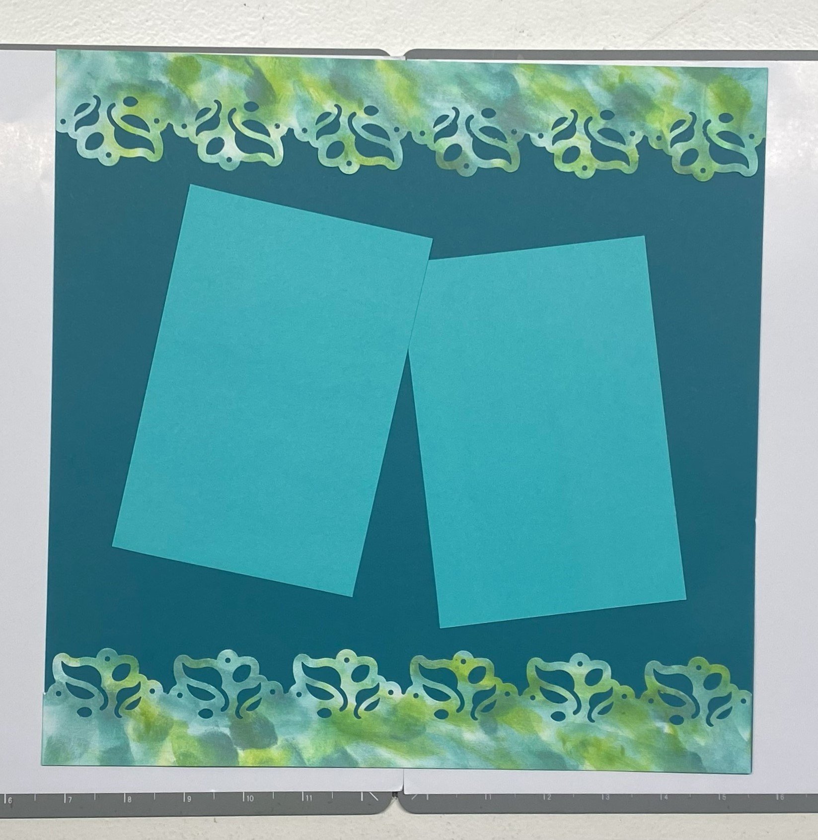 Double Painted Leaf Border .jpeg